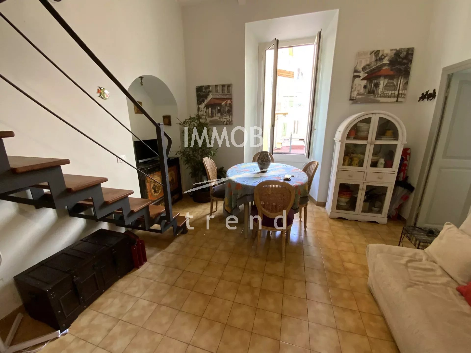 MENTON PIETONNE - Appartement deux pièces et mezzanine