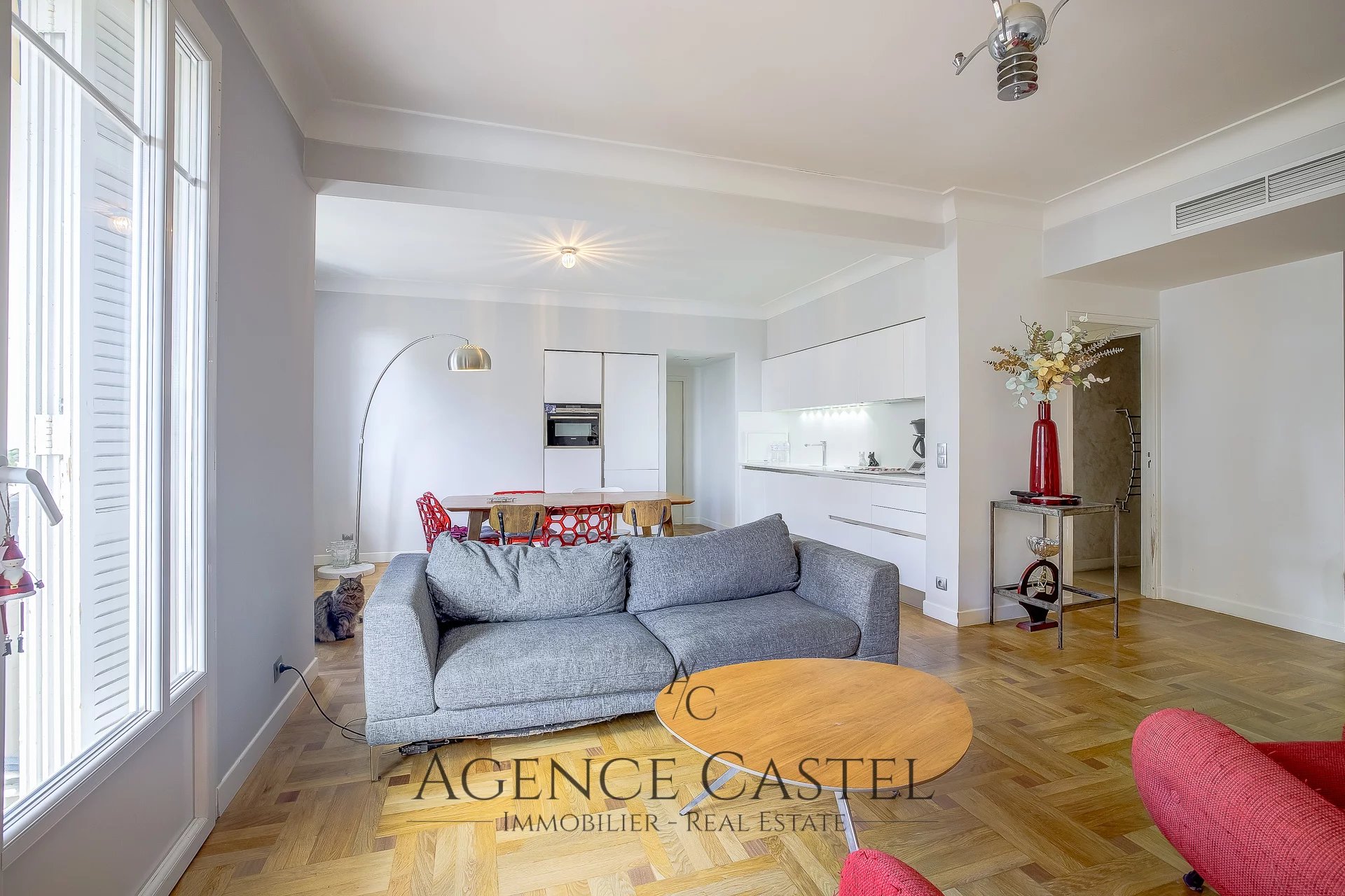 NICE CIMIEZ -  SPACIOUS 2 BEDROOM APARTMENT WITH TERRACE AND BALCONY