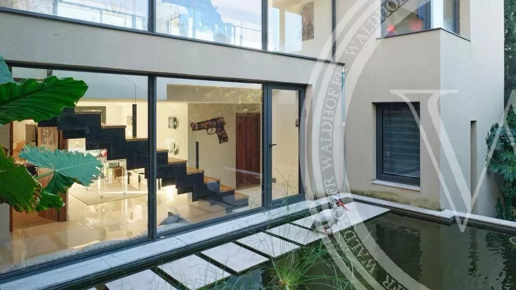 Splendid villa contemporaine sur les hauteurs de Cannes vue Mer