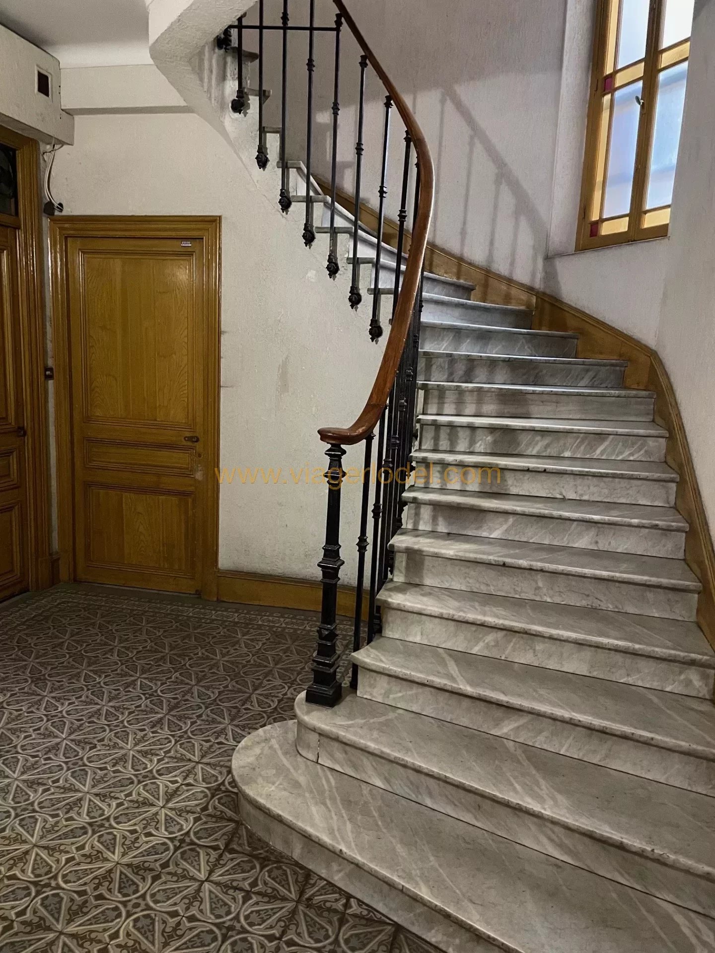 Ref. 9303 - LIFE ANNUITY - NICE (06) Occupied 2-room flat