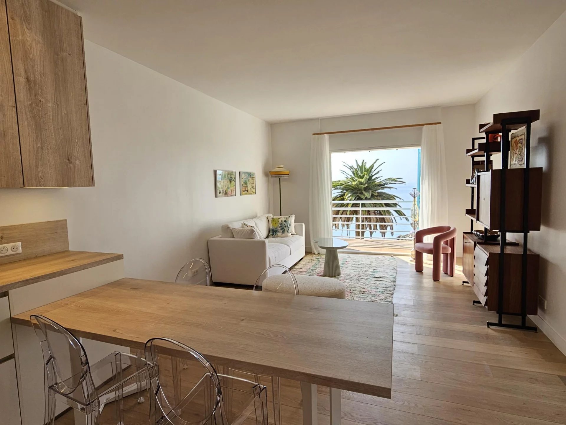 the Lillian, 2-bedroom apartment in the Suquet with a stunning sea view