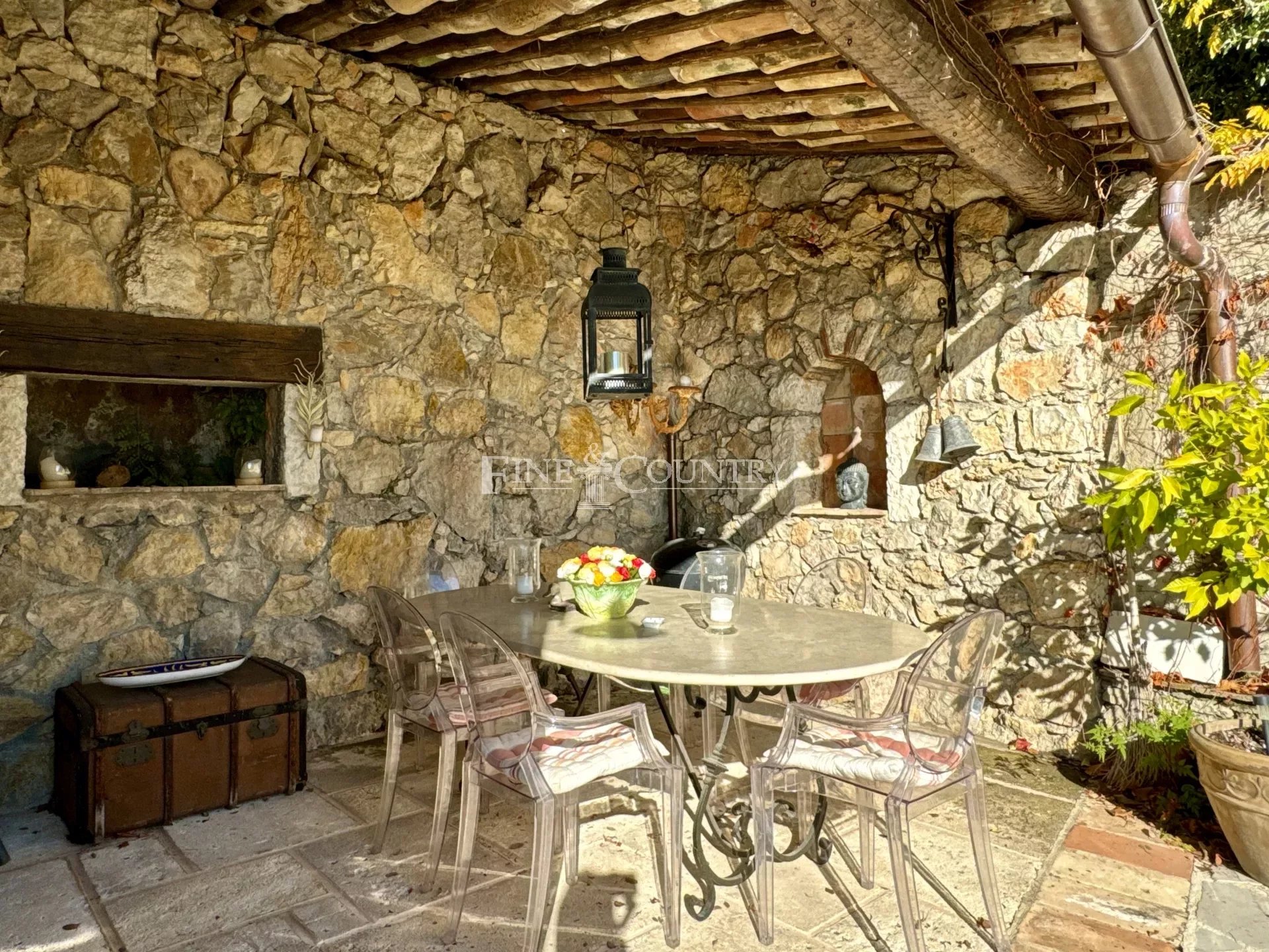 Charmerende provencalsk hus til salg i Tourrettes sur Loup