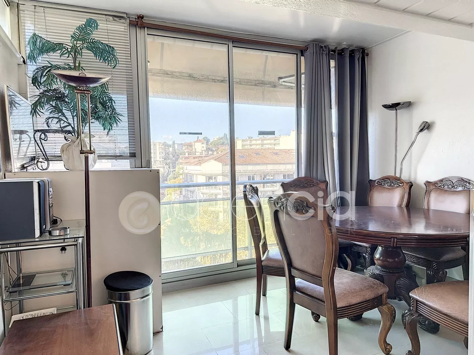 LARGE 1 -BEDROOM APARTMENT IN CANNES - LUXURY RESIDENCE