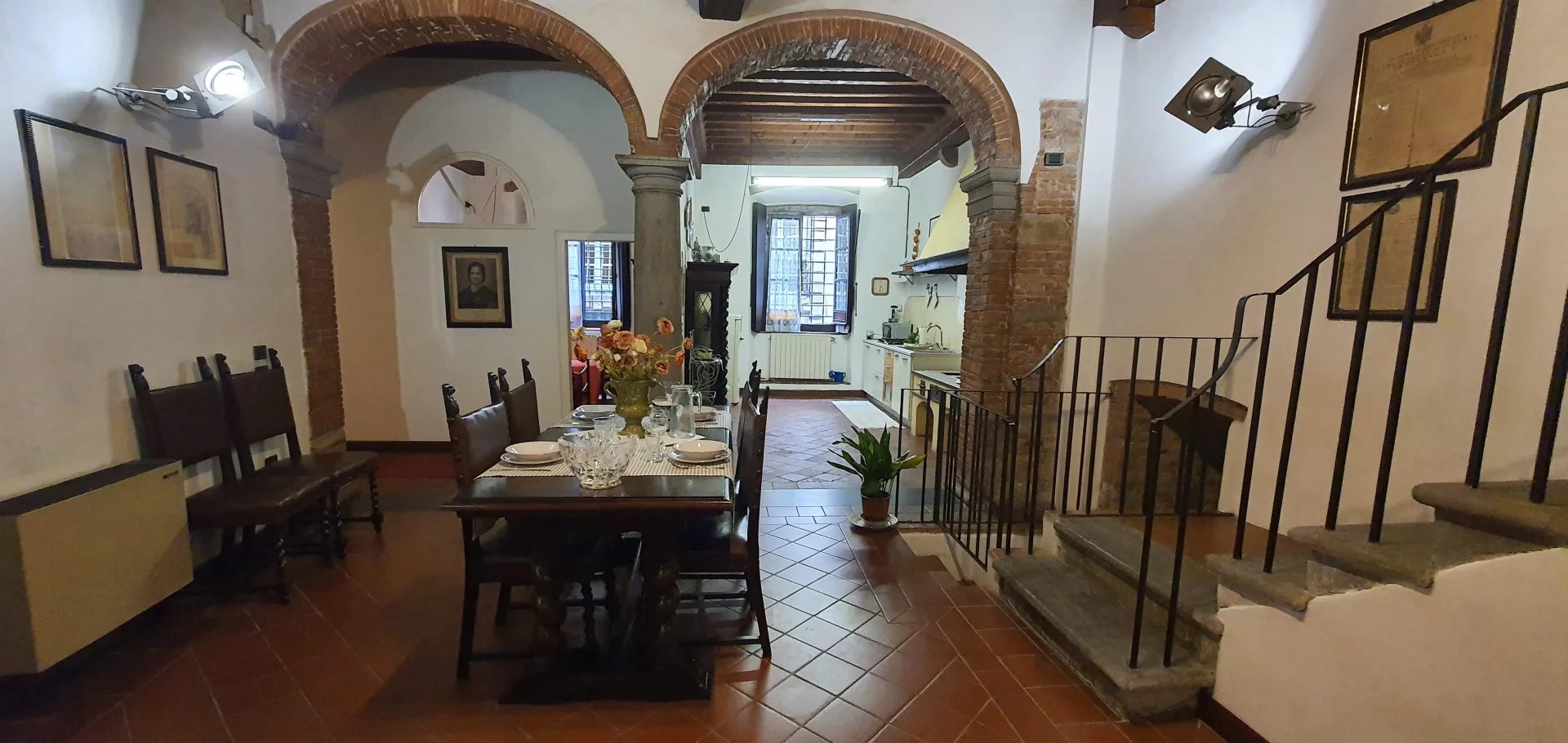 ITALY, TUSCANY, APARTMENT IN LUCCA CENTER, 4 PERSONS,