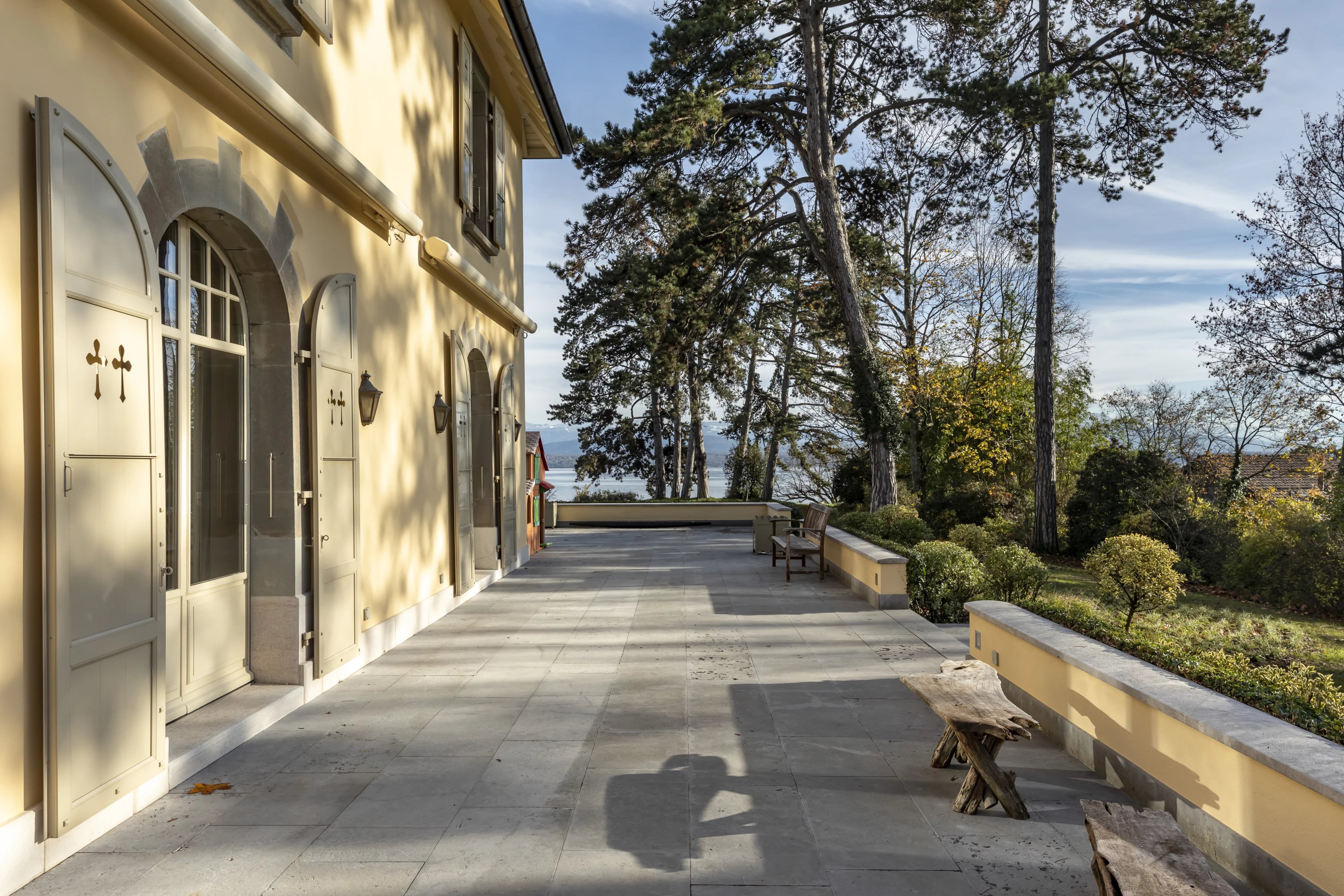 Sumptuous Master property with panoramic views of Lake Geneva