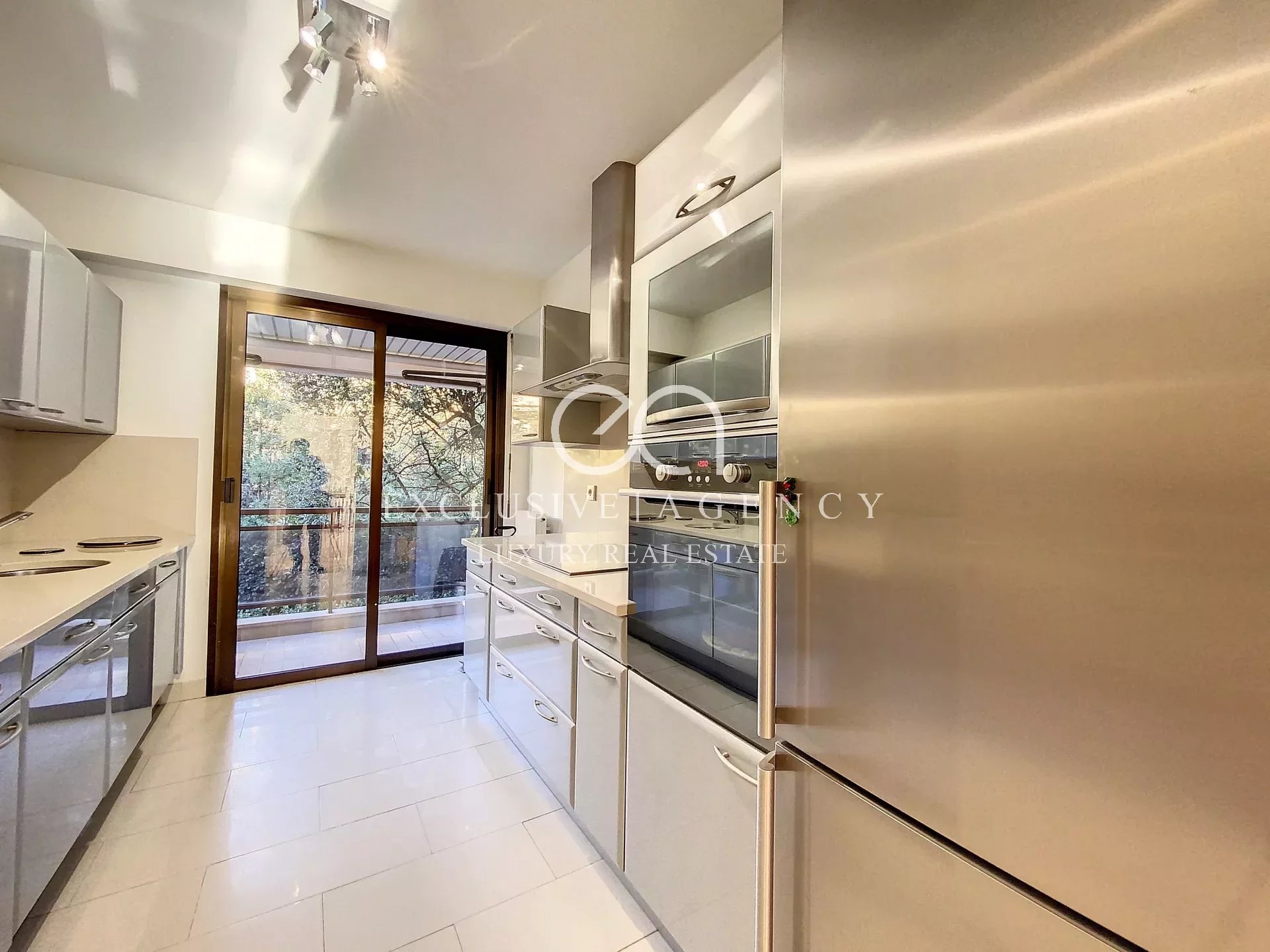 Cannes, basse Californie - Bright 3-room apartment of 82sqm in a prestigious residence