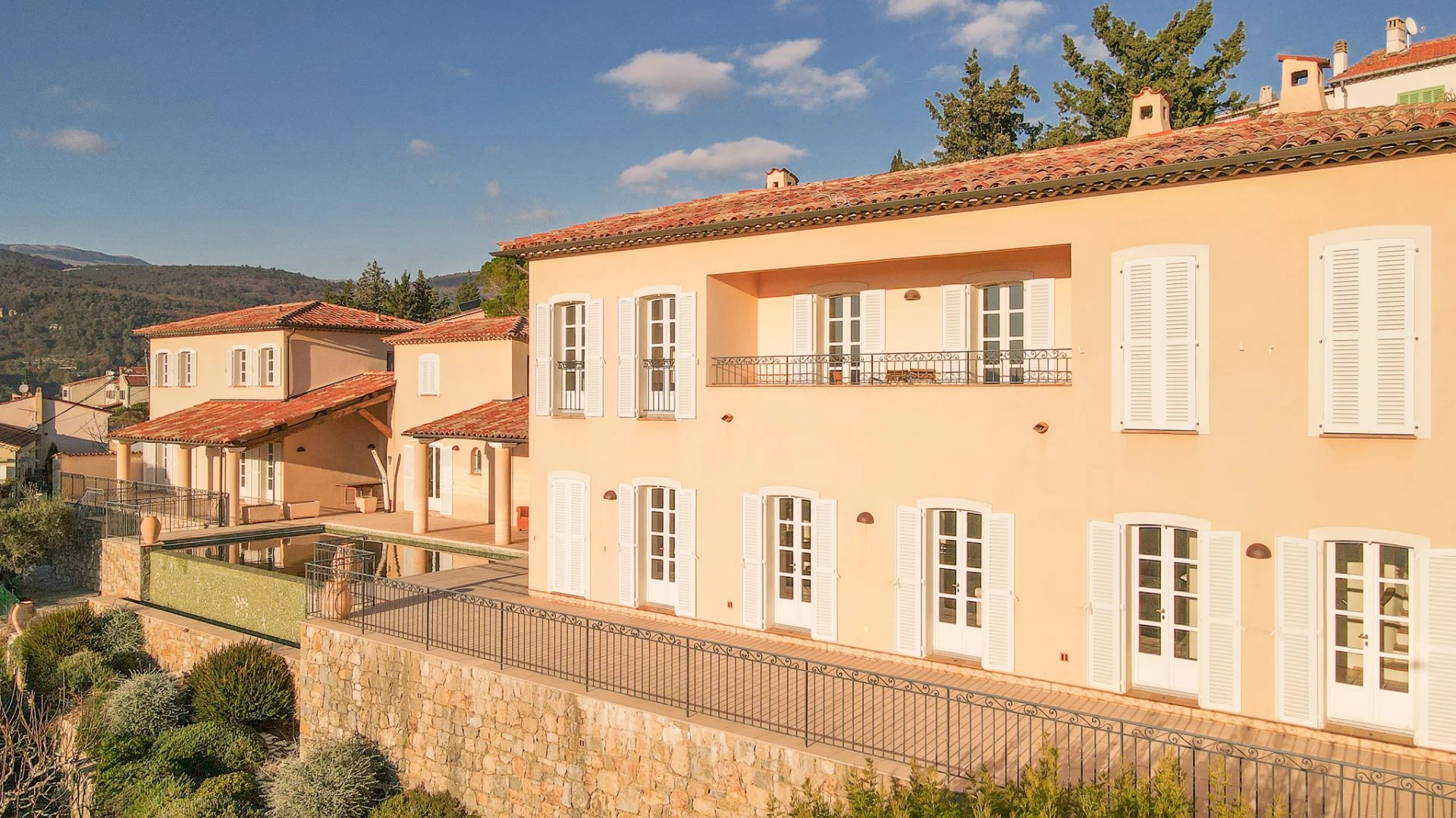Provence grote veilige dorps villa met zwembad