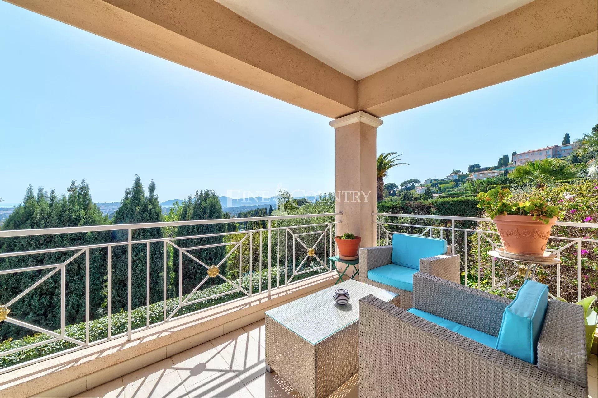 Photo of Villa for Sale in Mougins with Panoramique Sea View