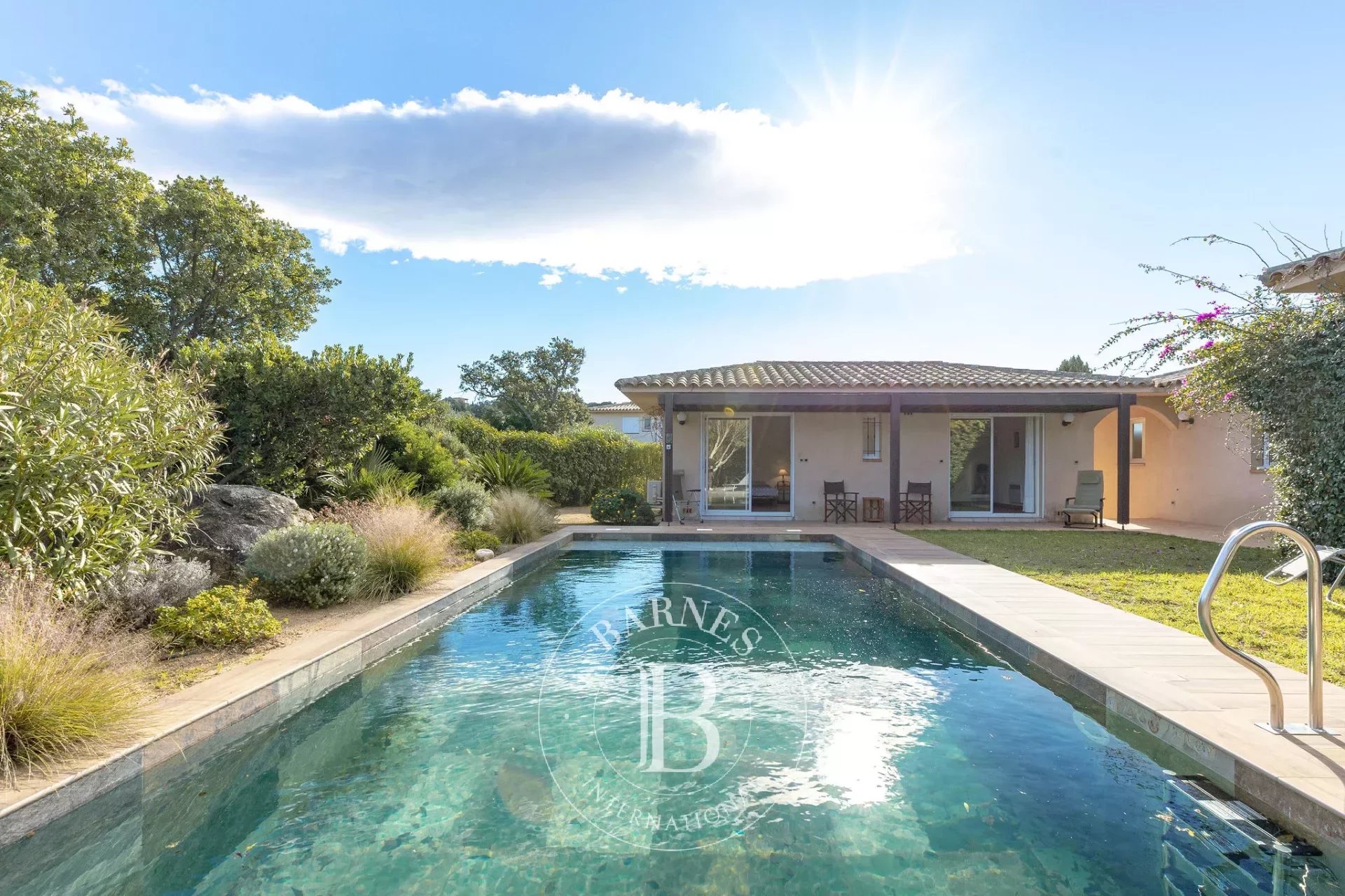 Exclusive - Villa with Swimming Pool, Sea View, Close to Cabanon Bleu Beach