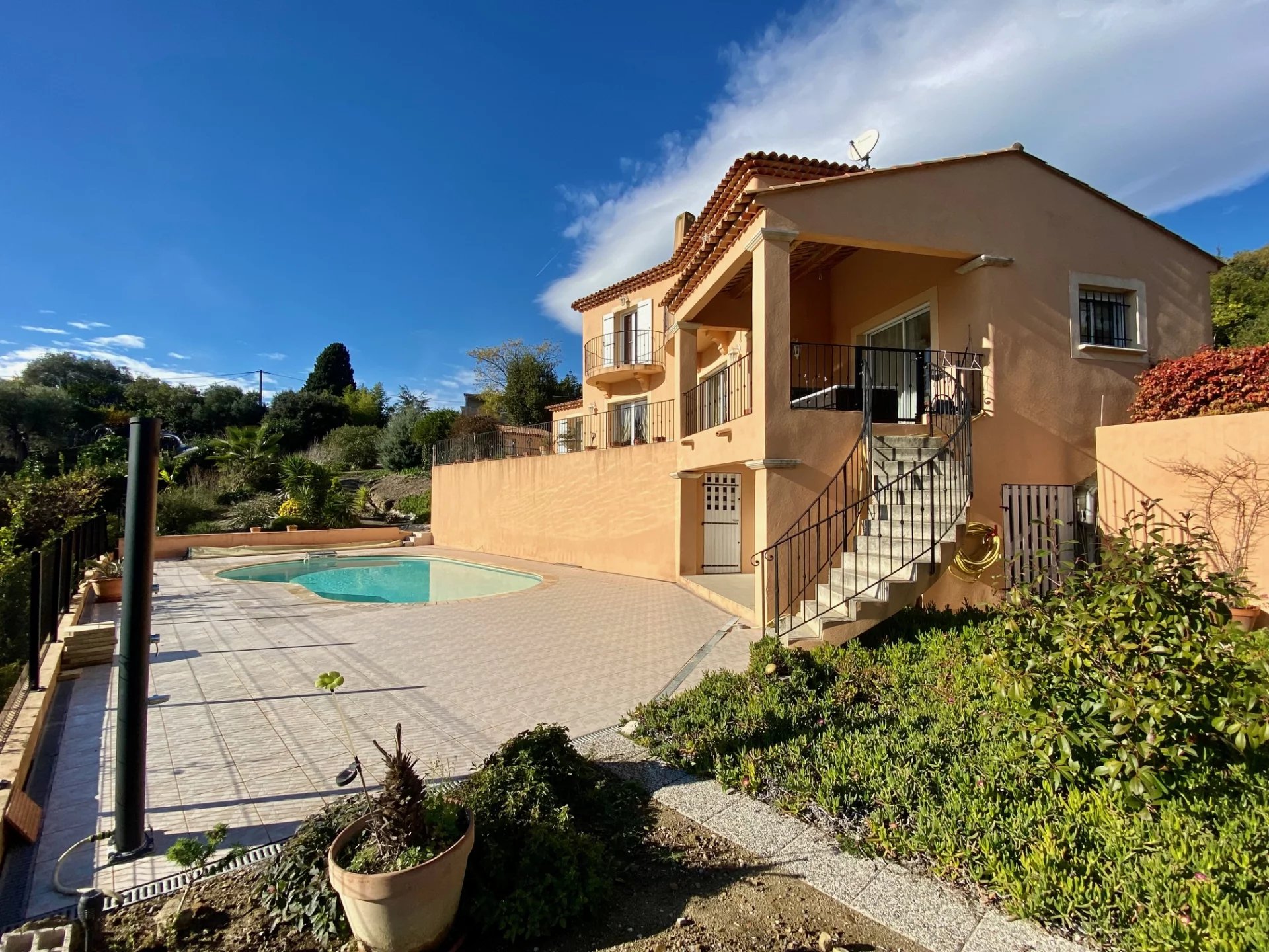 Vente Maison 160m² 6 Pièces à La Roquette-sur-Siagne (06550) - Riviera Home Properties