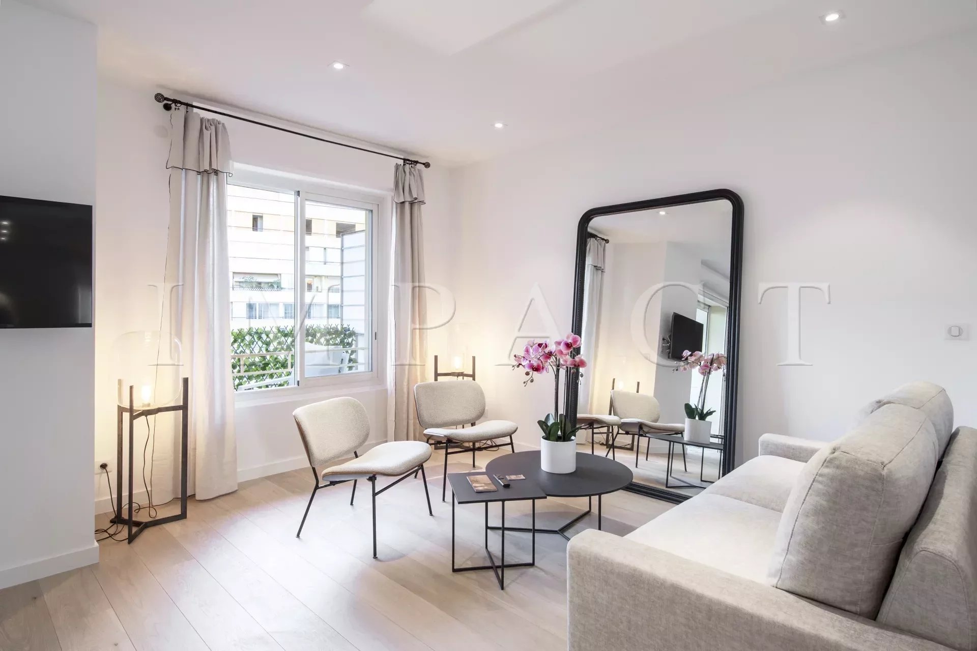 Cannes center 2 bedrooms apartment for sale