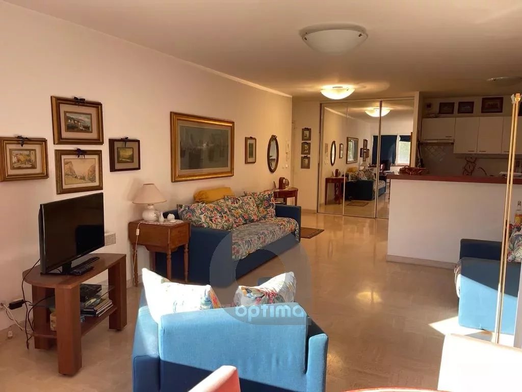 Monaco border : large 2-room apartment of 65m2