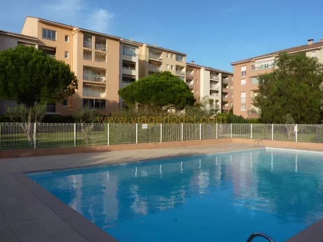 Ref.9325 - RENTED VIAGER : FREJUS between the Old Town and the beaches