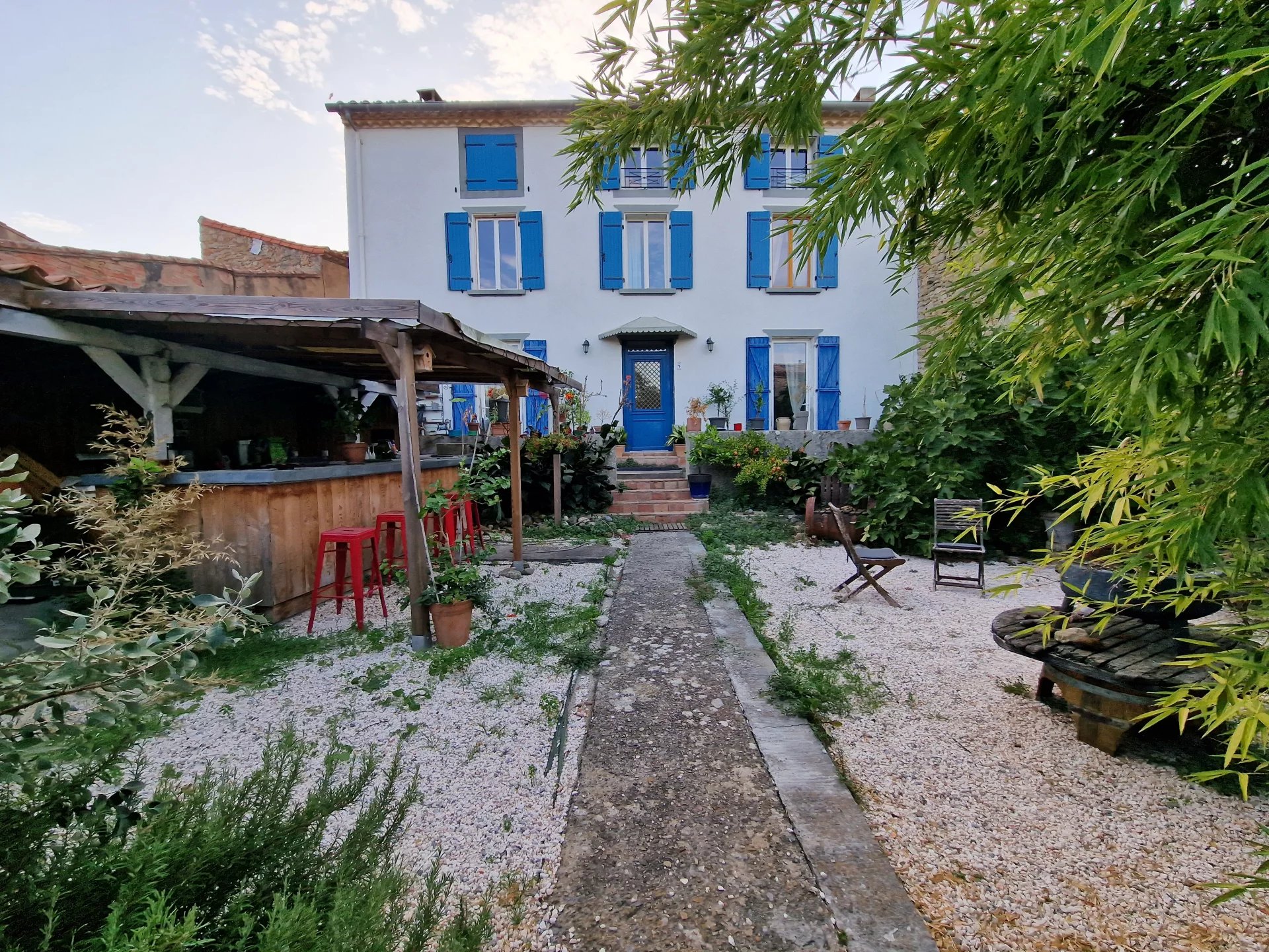 Maison de charme avec jardin proche de Carcassonne 
