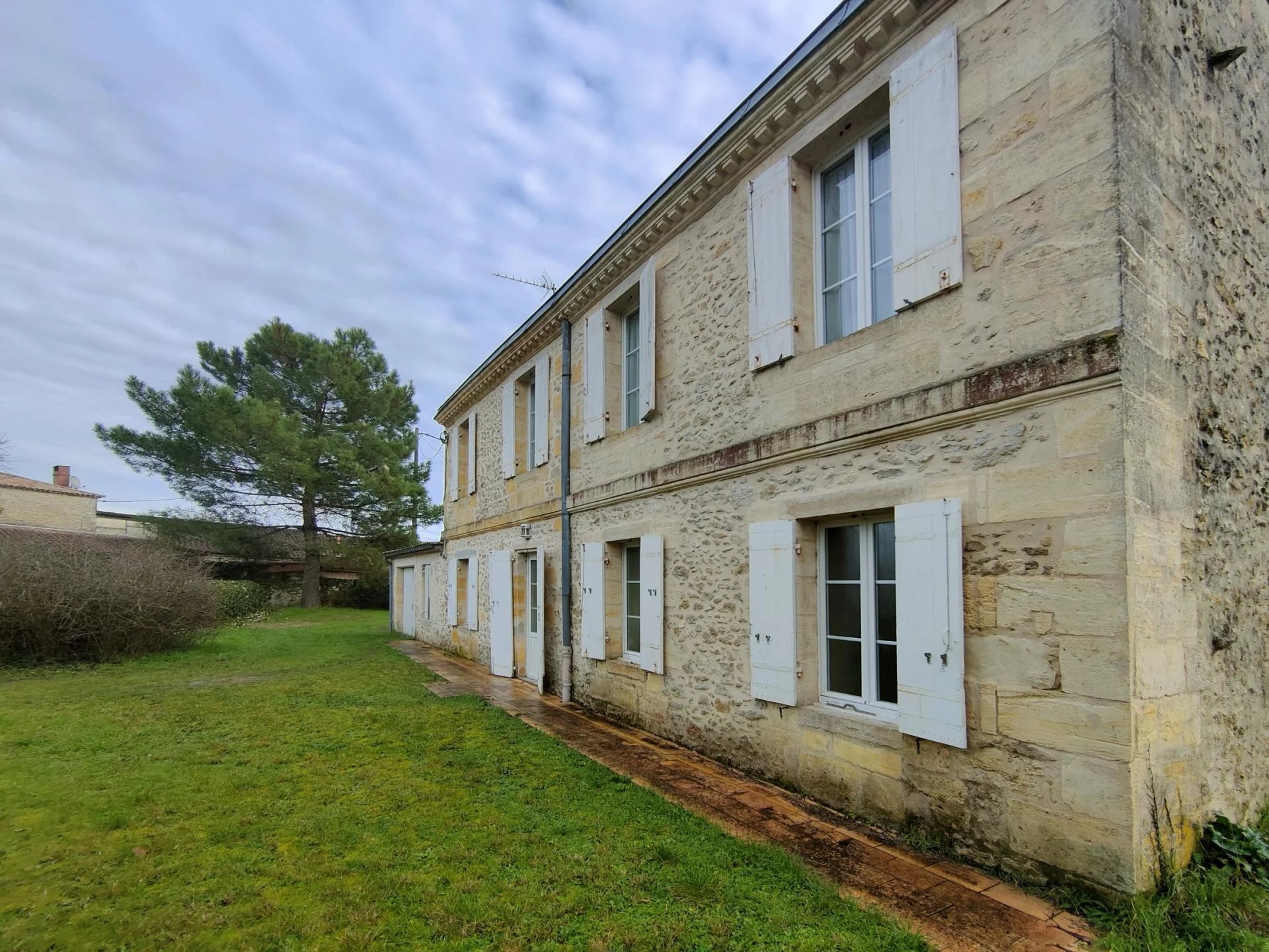 Vente Maison 200m² 6 Pièces à Saint-Selve (33650) - Agence Immobilière Morpan