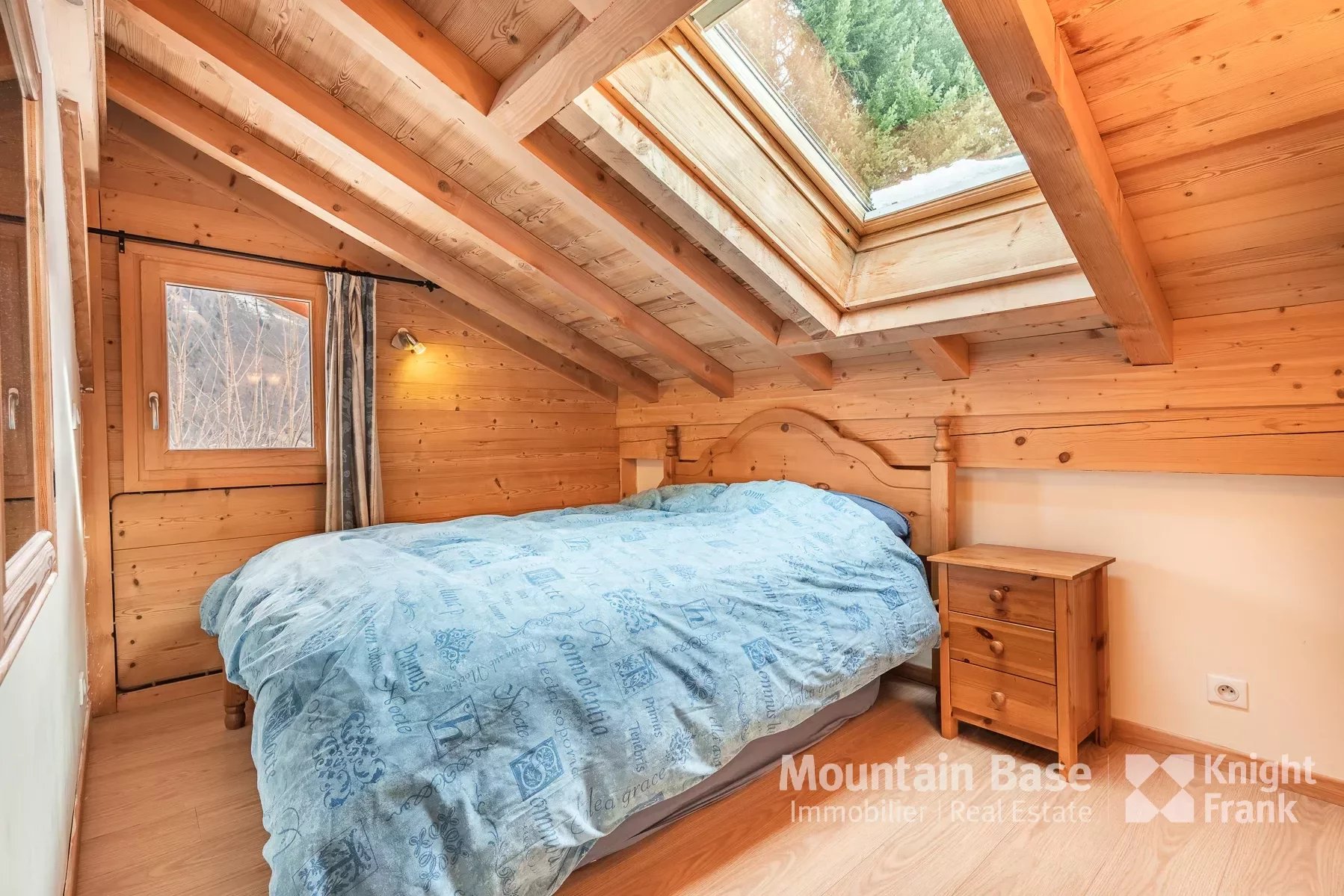 Photo of Large 8 bedroom chalet in Morzine