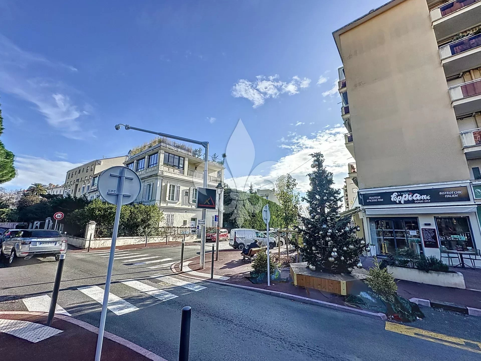 Cannes - Alexandre III : Bel appartement 3 pièces en rez-de-jardin