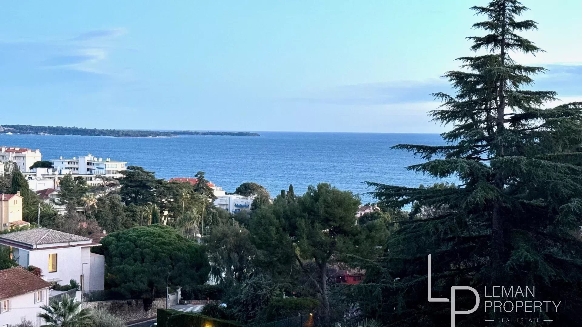Cannes Croix des Gardes - Grand 3 pièces vue mer panoramique