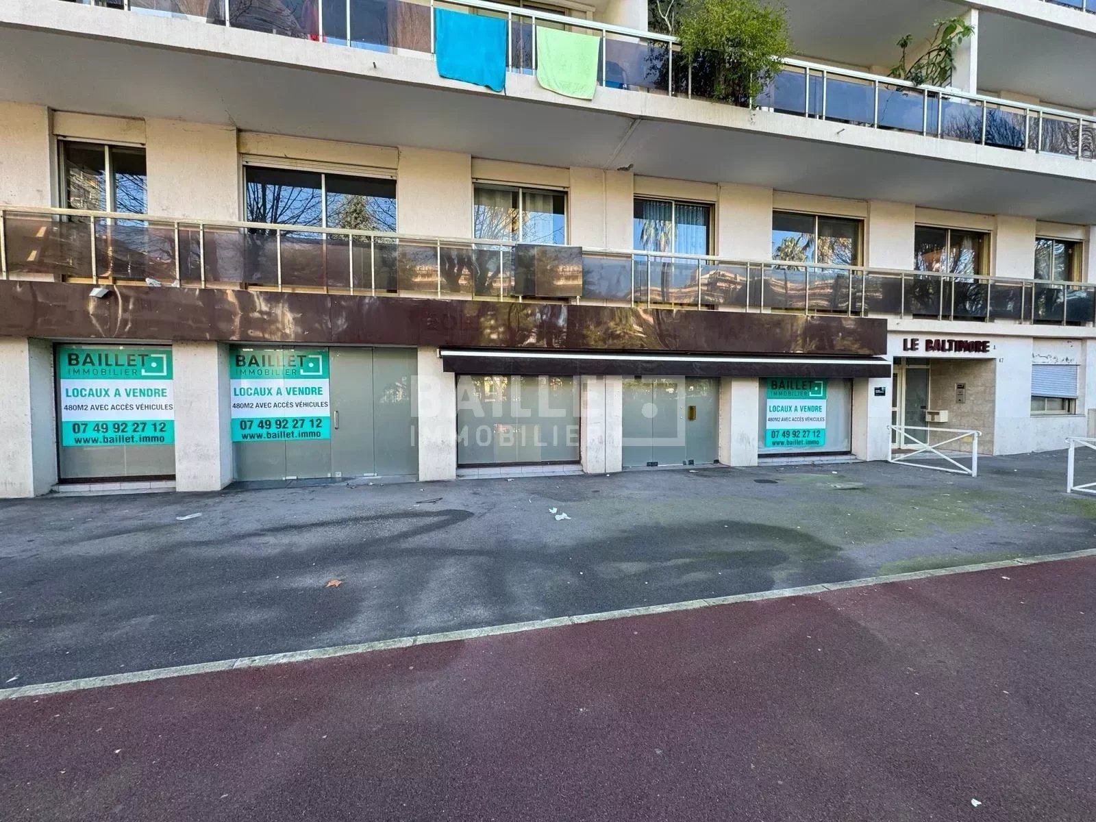 RARE A VENDRE LOCAL COMMERCIAL 480 M2 ANTIBES