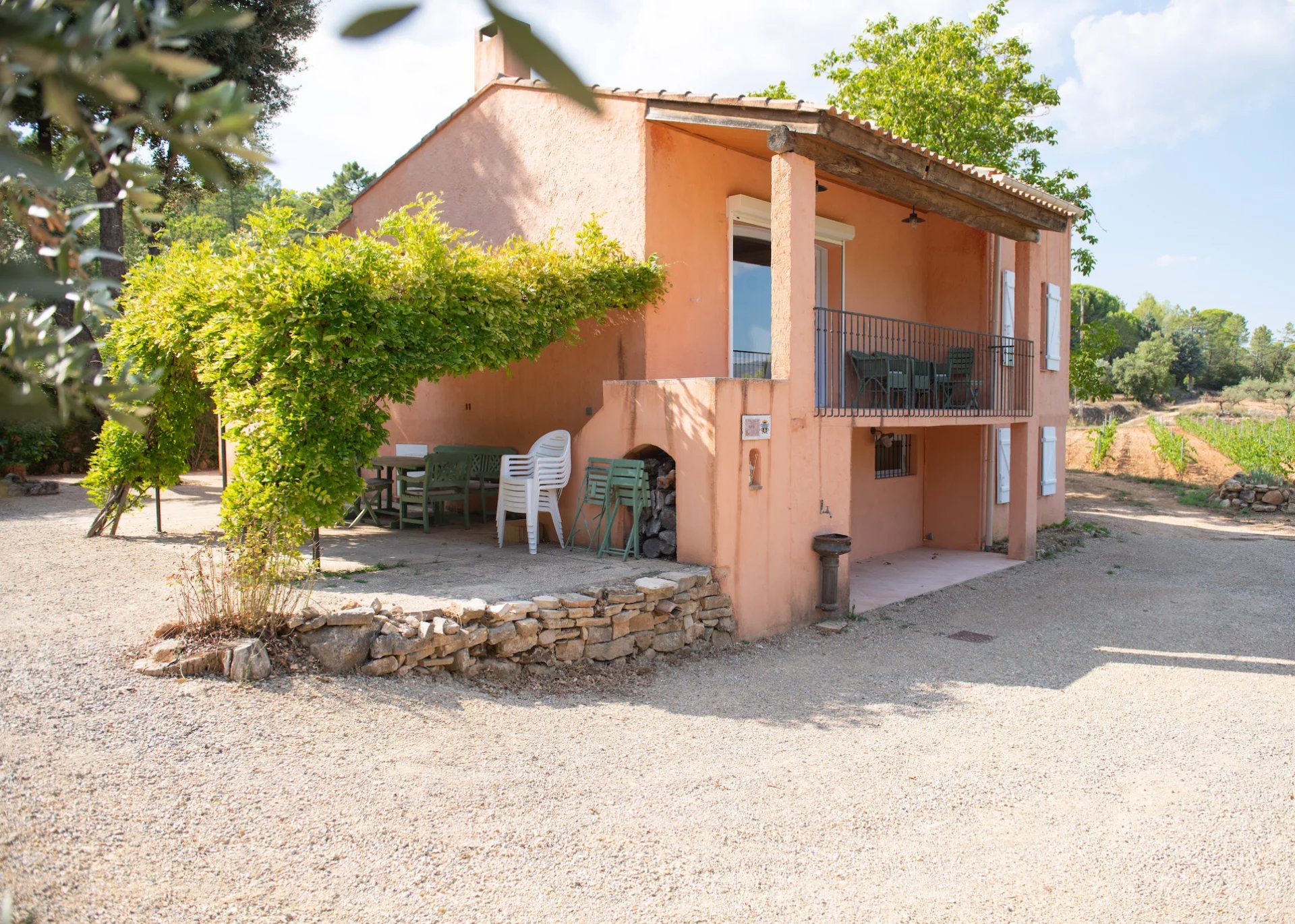 HOUSE - 15 MINUTES FROM COTIGNAC