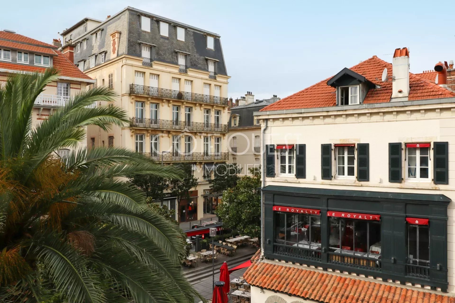 BIARRITZ CENTRE – AN ENTIRELY RENOVATED 3-ROOM APARTMENT