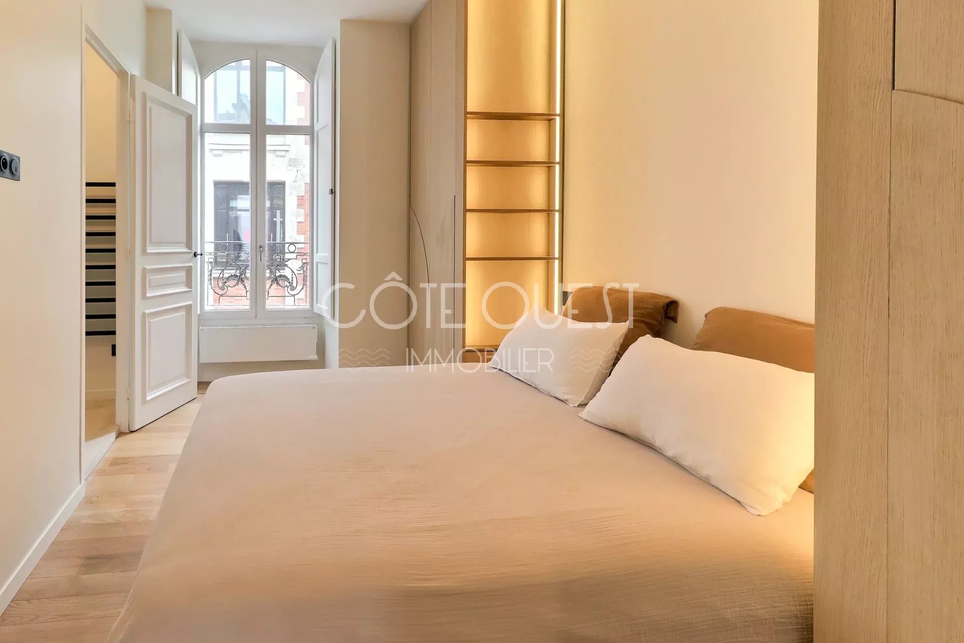 BIARRITZ CENTRE – AN ENTIRELY RENOVATED 3-ROOM APARTMENT