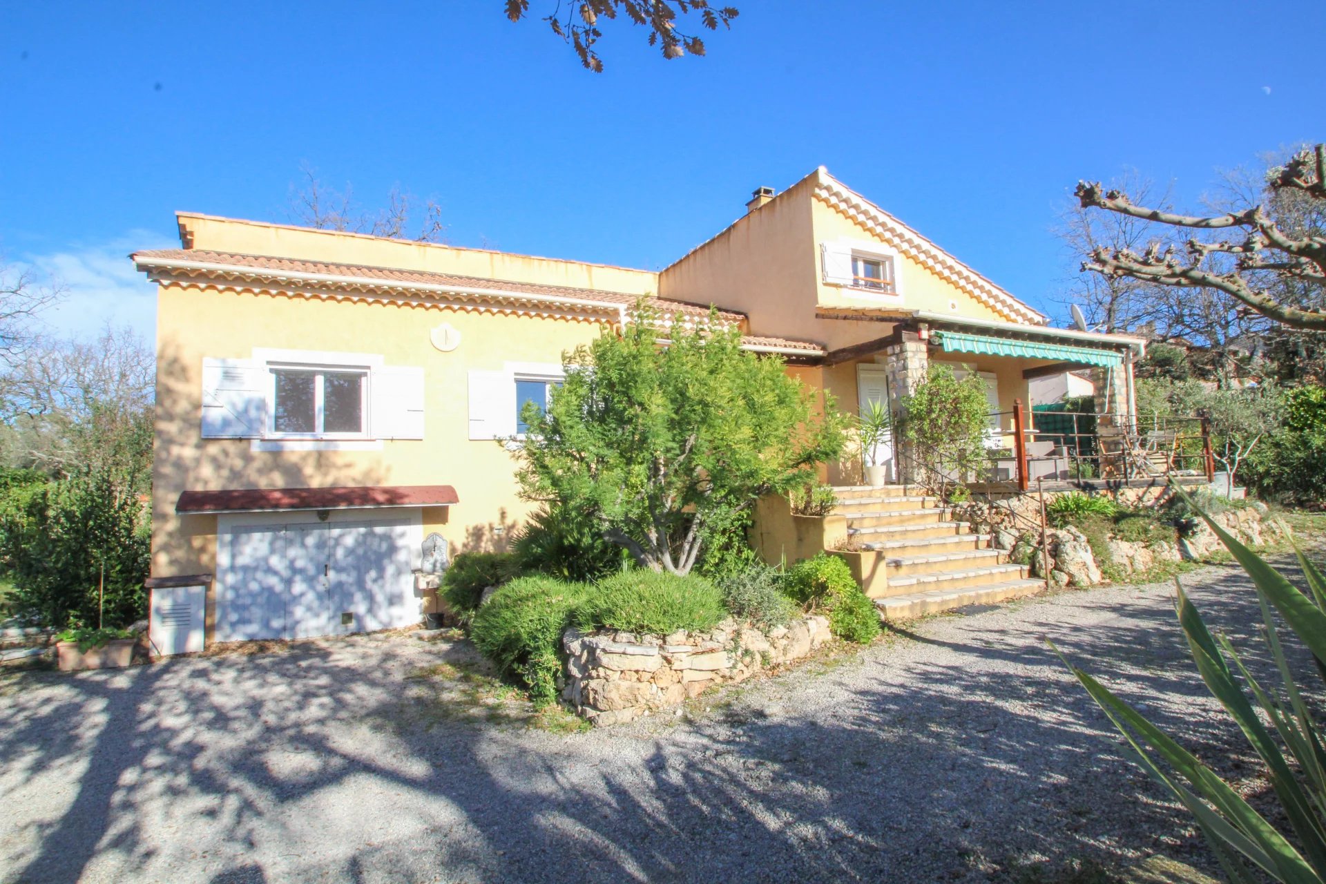 Lovely villa within walking distance from the village