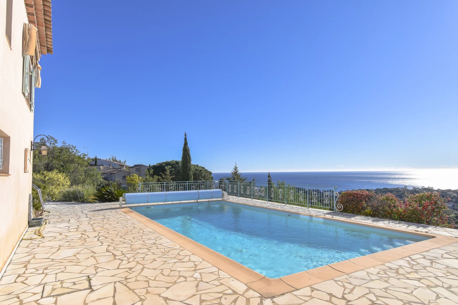 Mediterranean Paradise : Exceptional Villa with Sea View