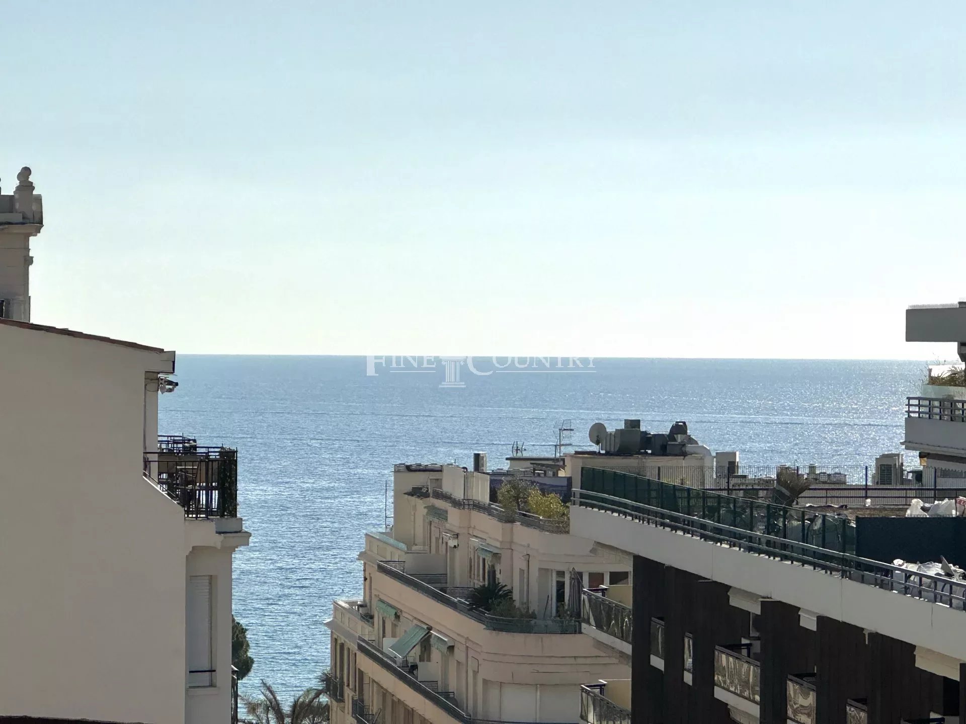 Topfloor apartment for sale in the Banane, Cannes
