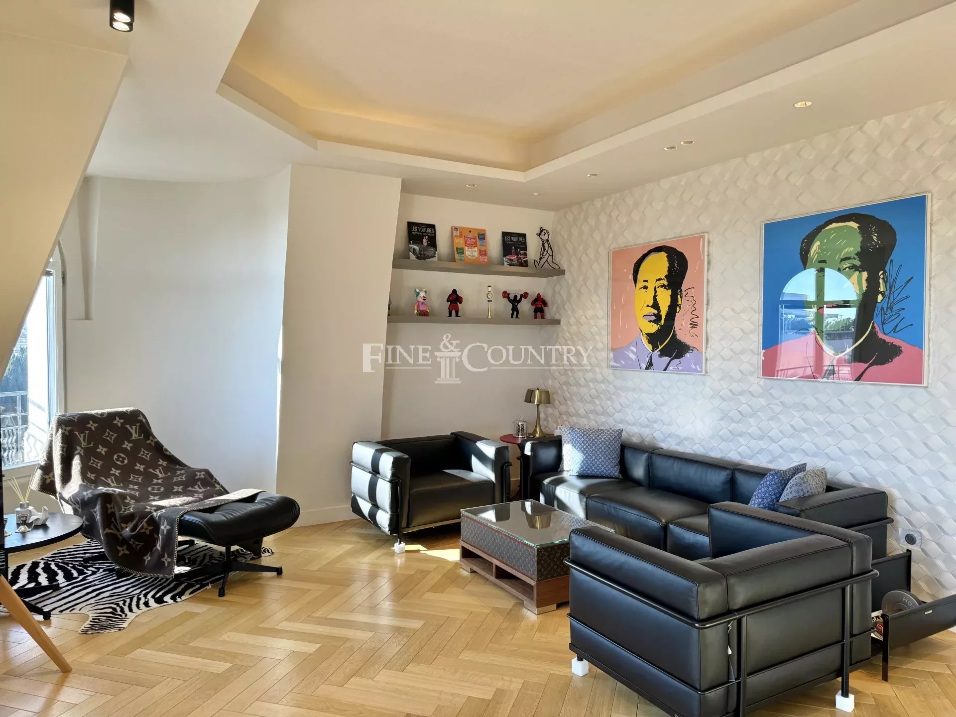 Topfloor apartment for sale in the Banane, Cannes Accommodation in Cannes