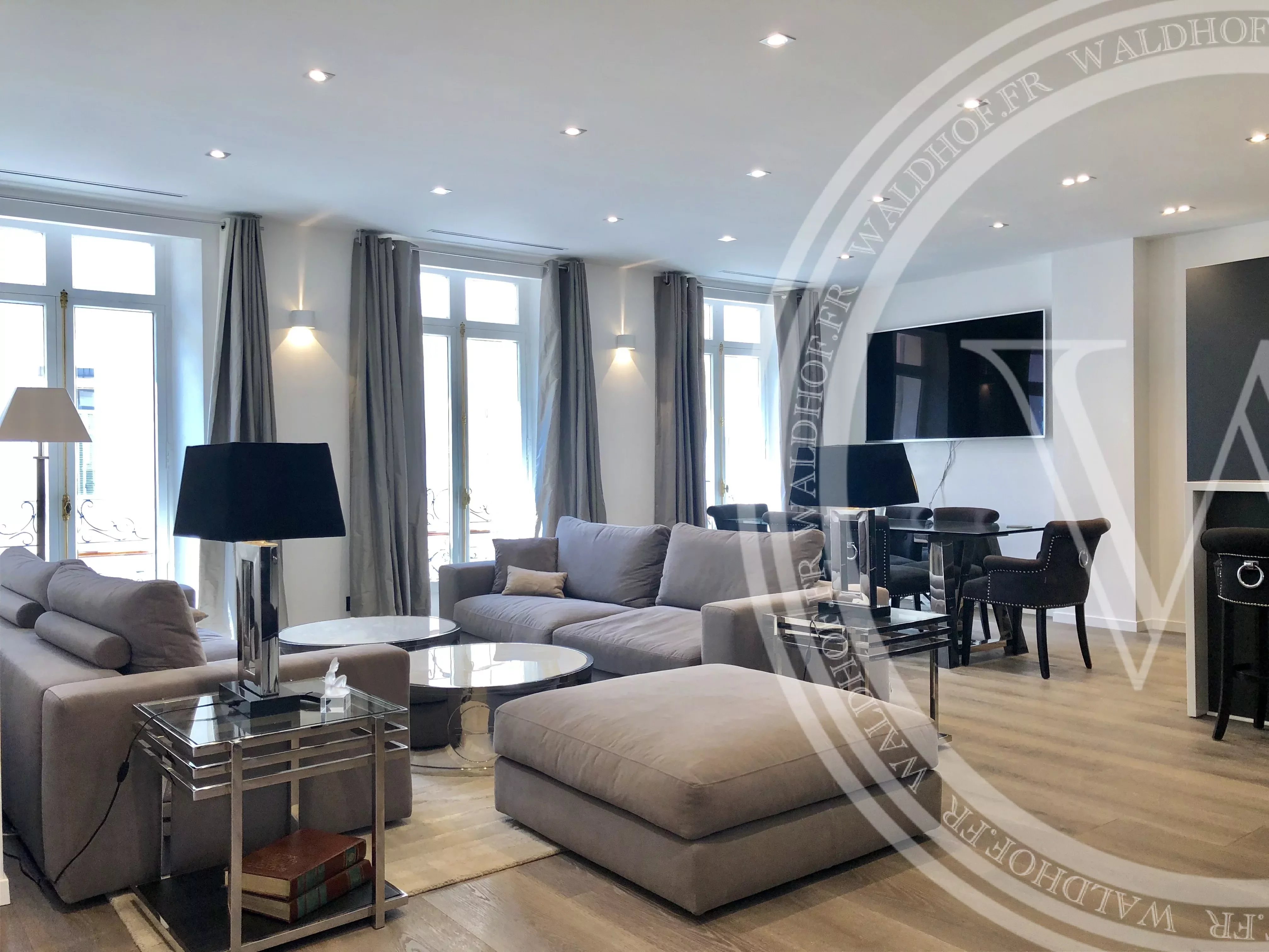 4-bedroom apartment with terrace in downtown Cannes