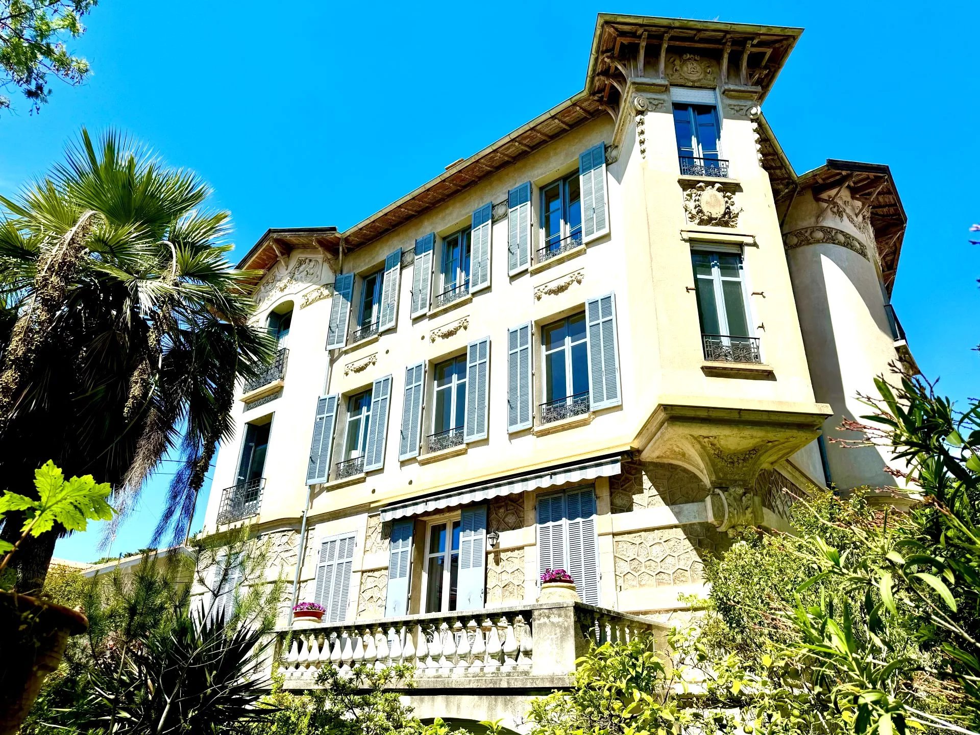 CANNES CENTER APPARTMENT FOR SALE 5 ROOMS +STUDIO