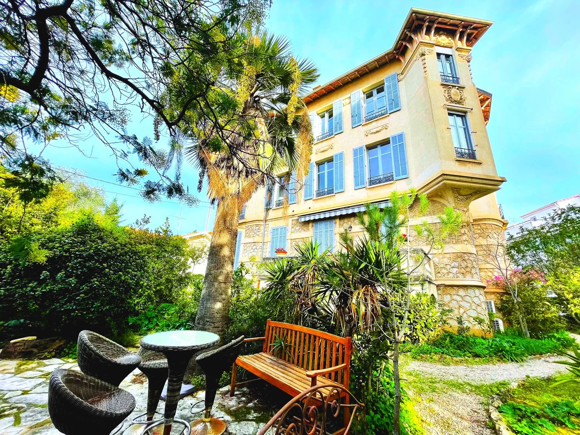 CANNES CENTER APPARTMENT FOR SALE 5 ROOMS +STUDIO