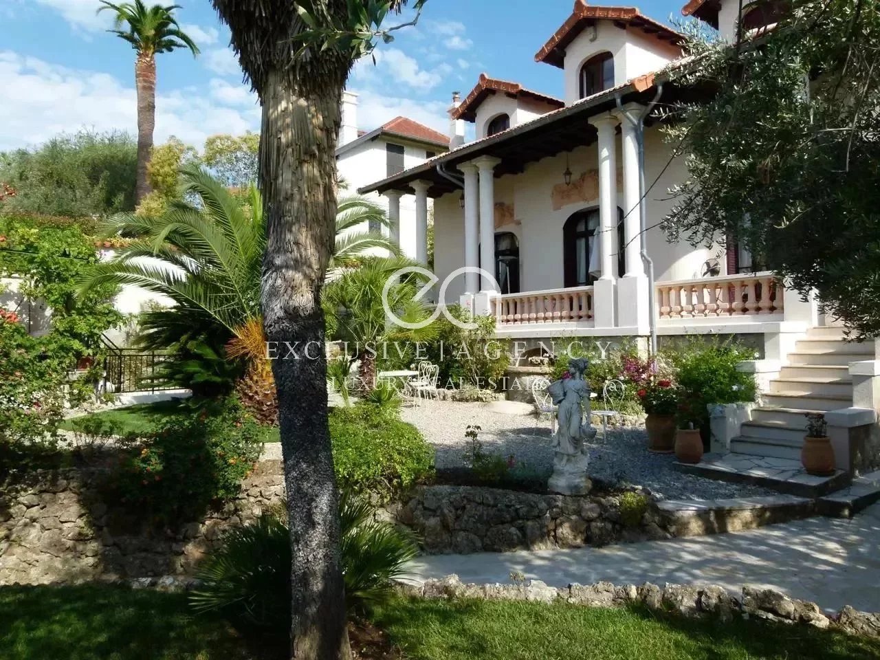 For sale villa 275sqm Cannes close centre