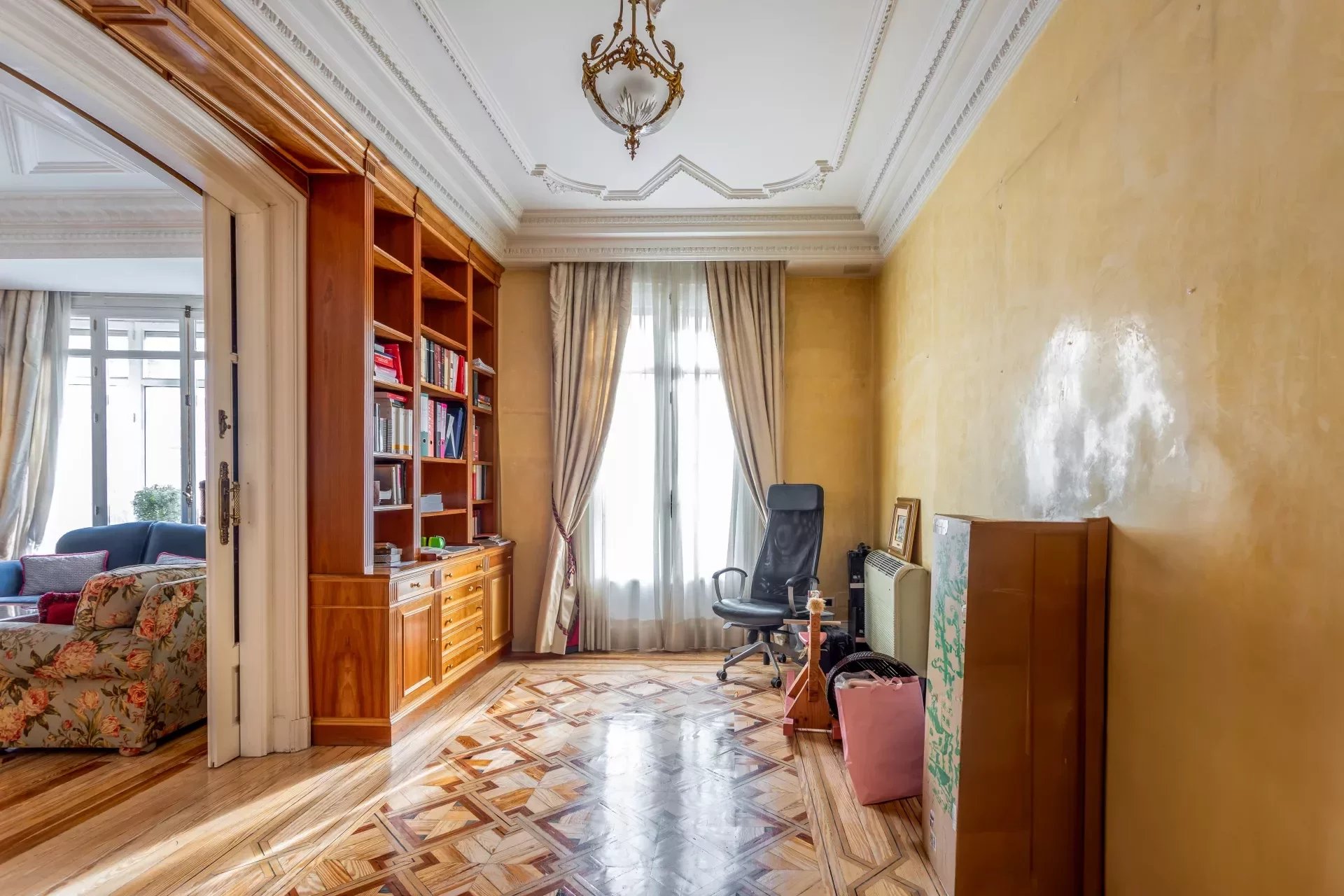 Exclusive apartment in the prestigious area of Almagro, Madrid - picture 3 title=