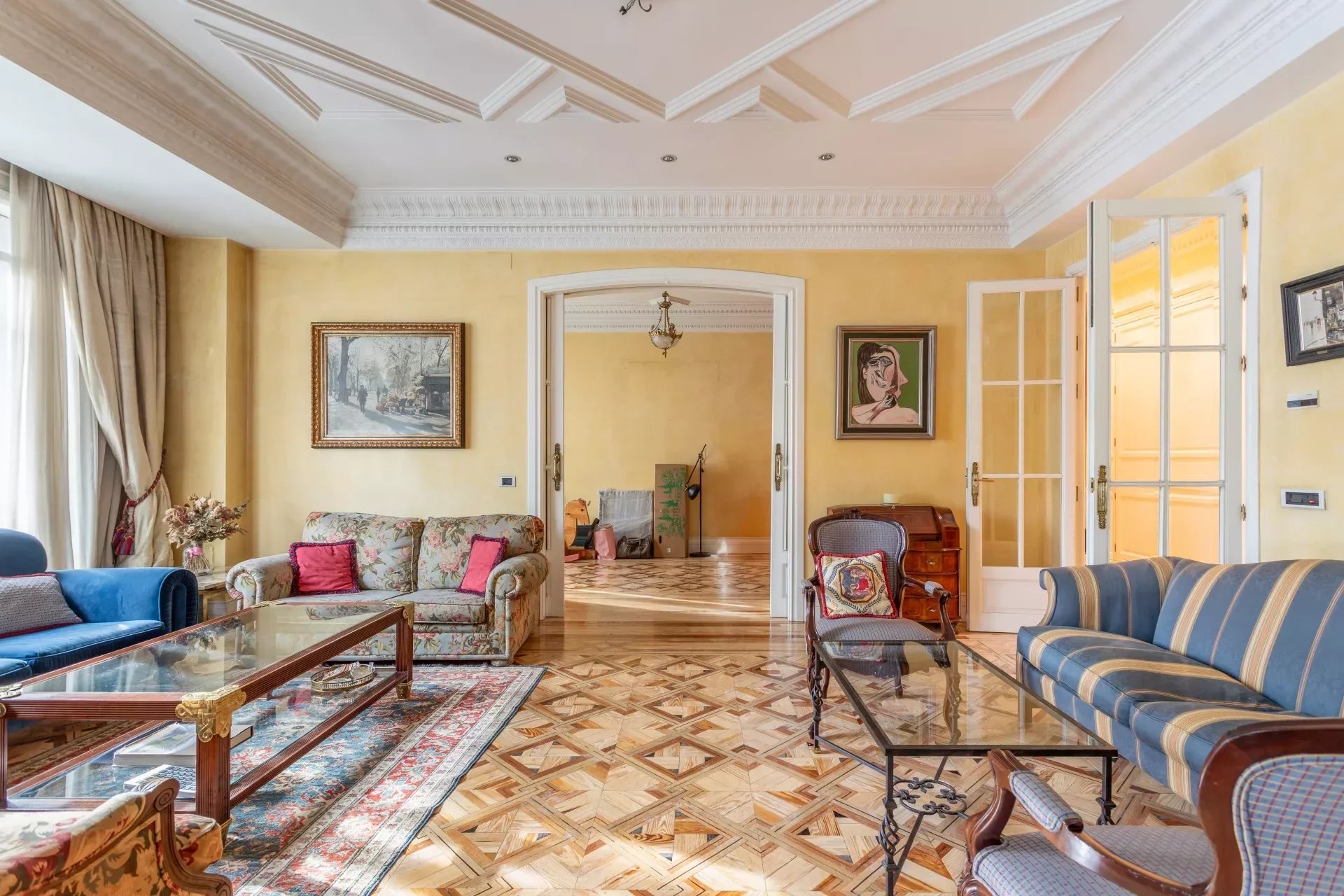 Exclusive apartment in the prestigious area of Almagro, Madrid - picture 6 title=