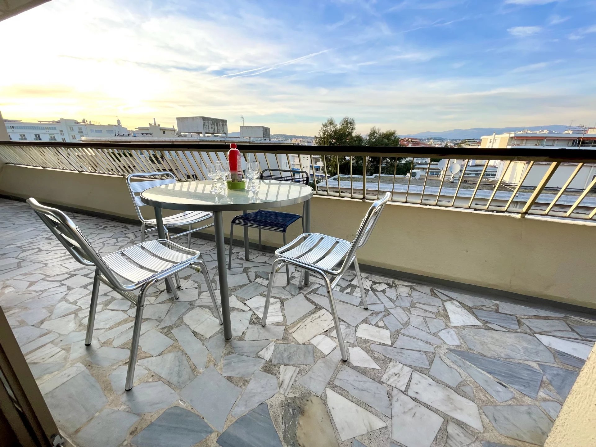 CANNES FULL CENTRE 2 ROOM APPARTMENT for sale