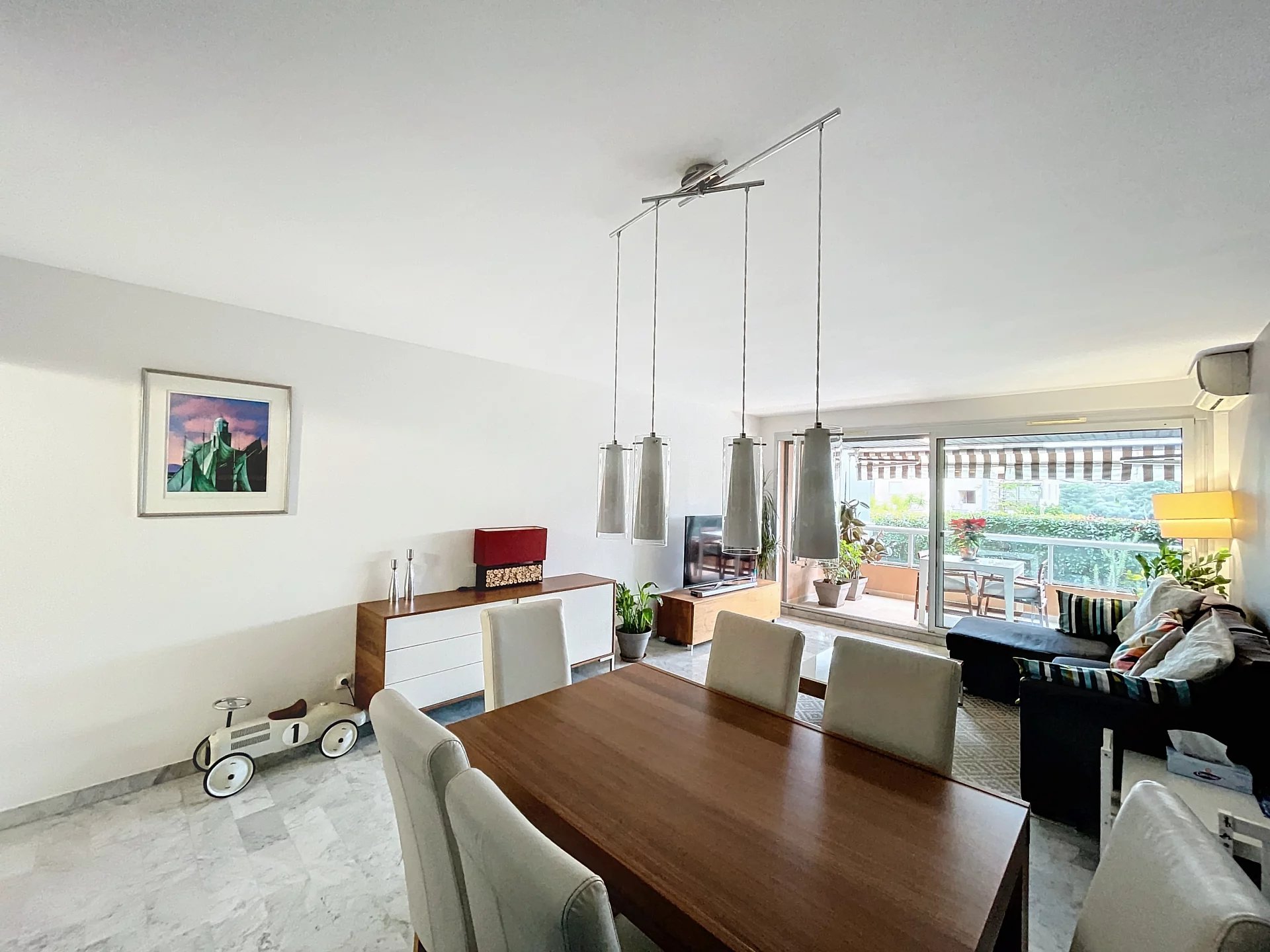 Charmant Appartement de 60m², Transformable en 3 Pièces, Terrasse, Balcon et Vue sur la Mer à Nice