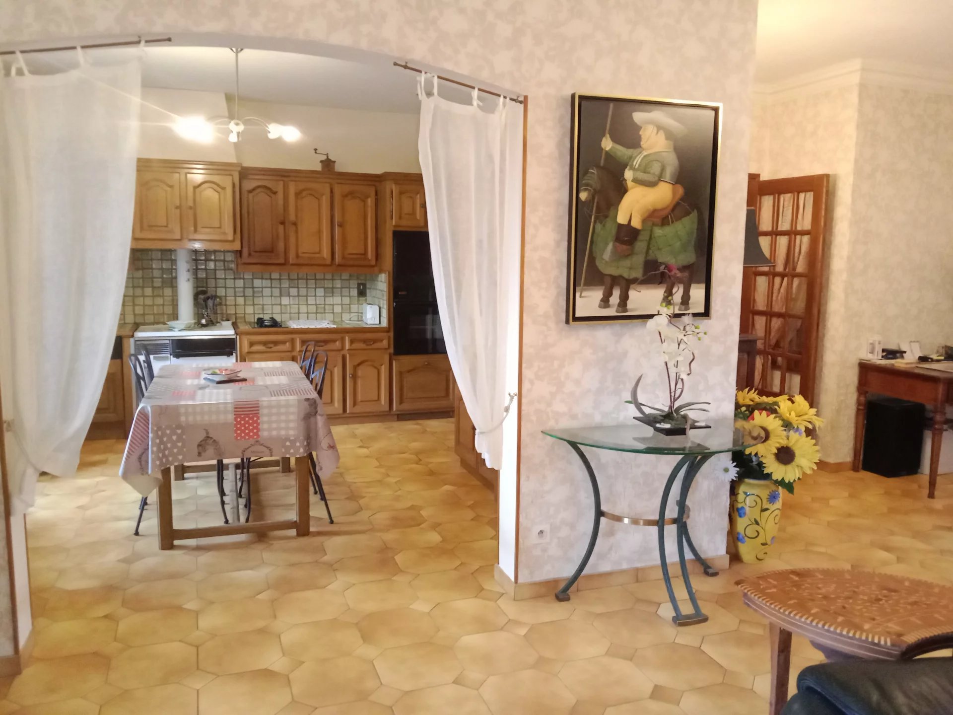 Near the center of Aurgnac, traditional 137 m² house on 7103 m² of garden