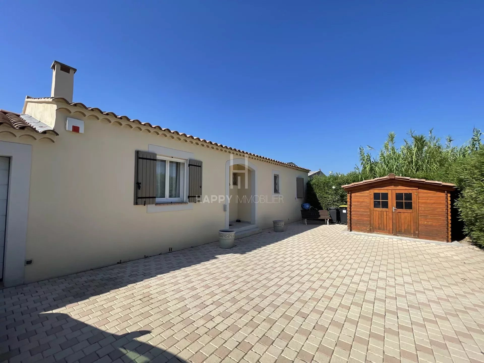 Pretty single storey in the center of the village of Mouriès