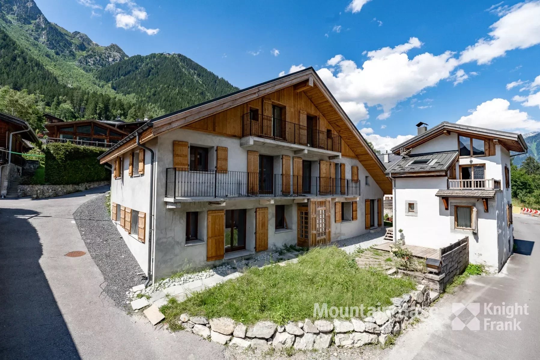 Photo of A quality renovation of an 18th Century farmhouse in Les Moussoux