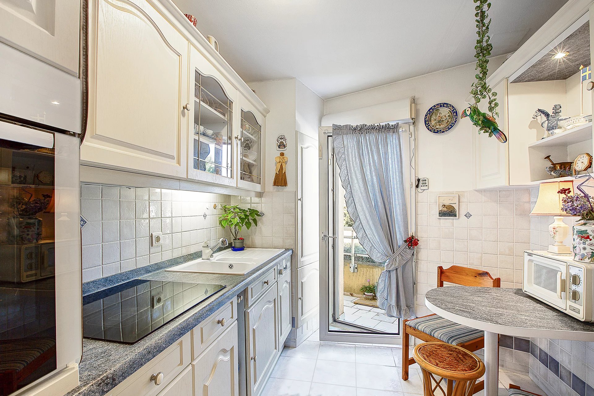 UNDER OFFER - Bright apartment in Boulouris, Saint Raphaël