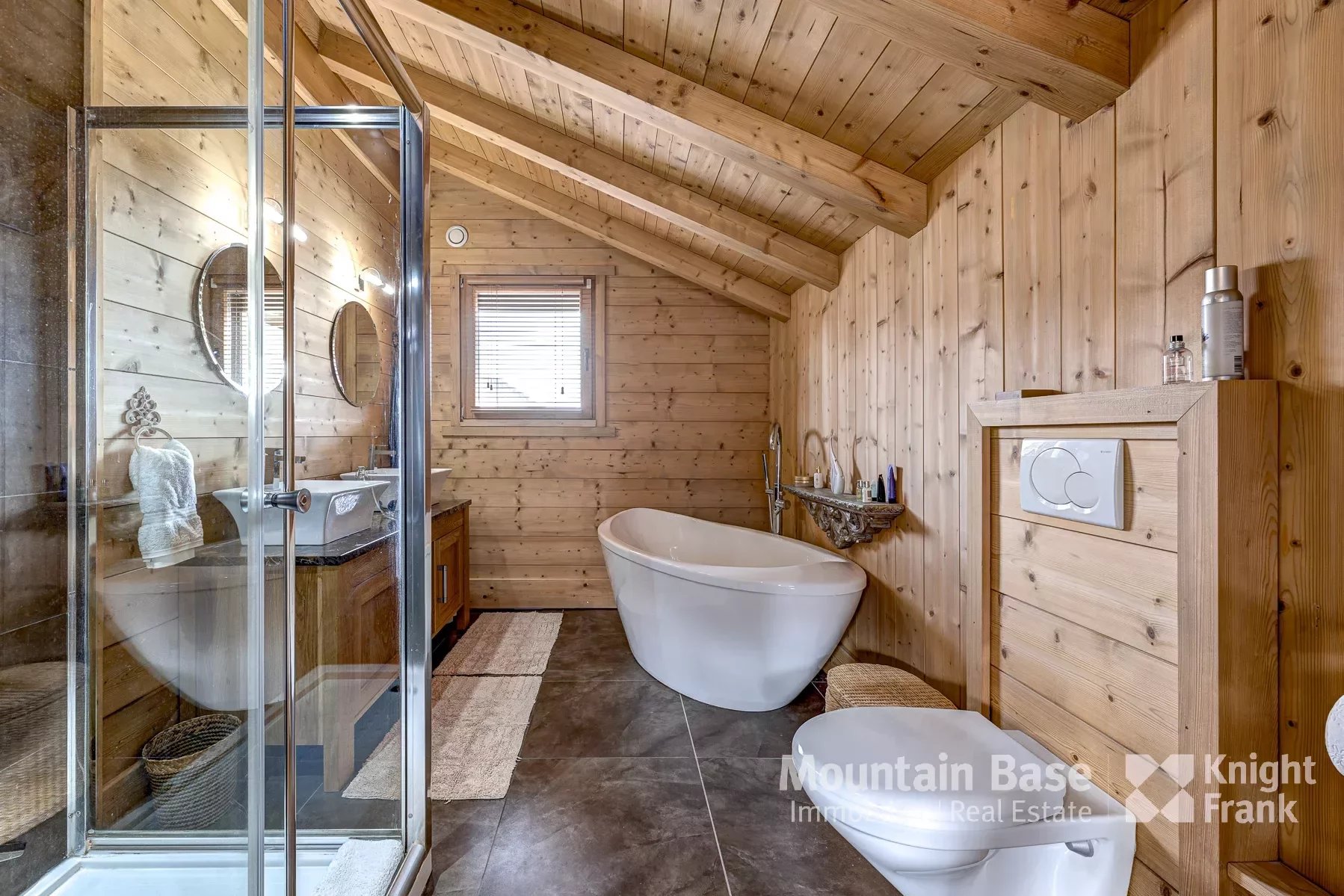 Photo of Superb luxury 4 bedroom chalet in elevated position Les Carroz