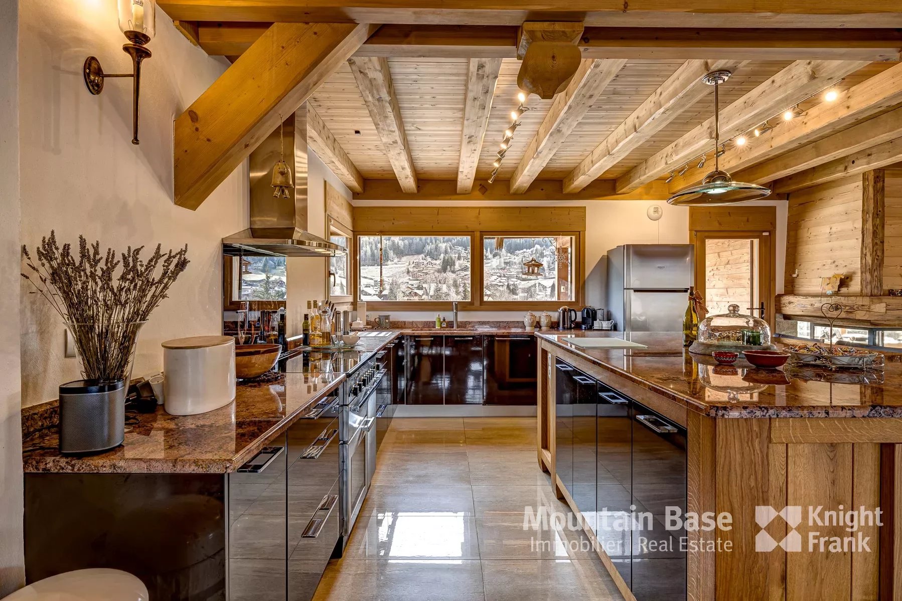 Photo of Superb luxury 4 bedroom chalet in elevated position Les Carroz