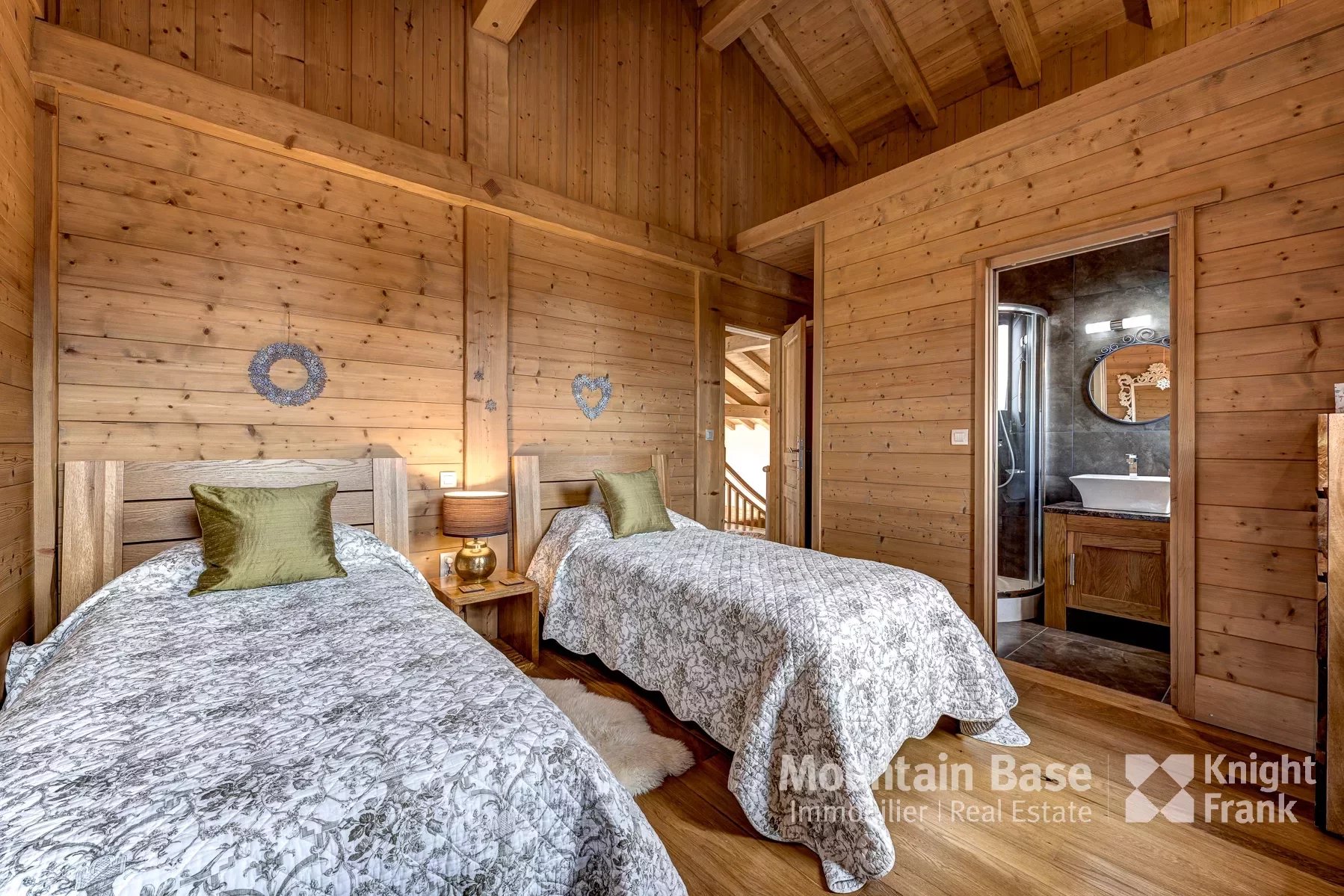 Photo of Superb luxury 4 bedroom chalet in elevated position Les Carroz