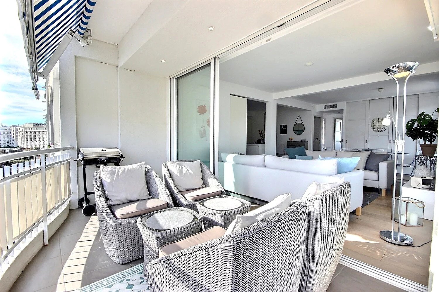 Stunning 2 bedroom apartment for sale in Cannes - Basse Californie
