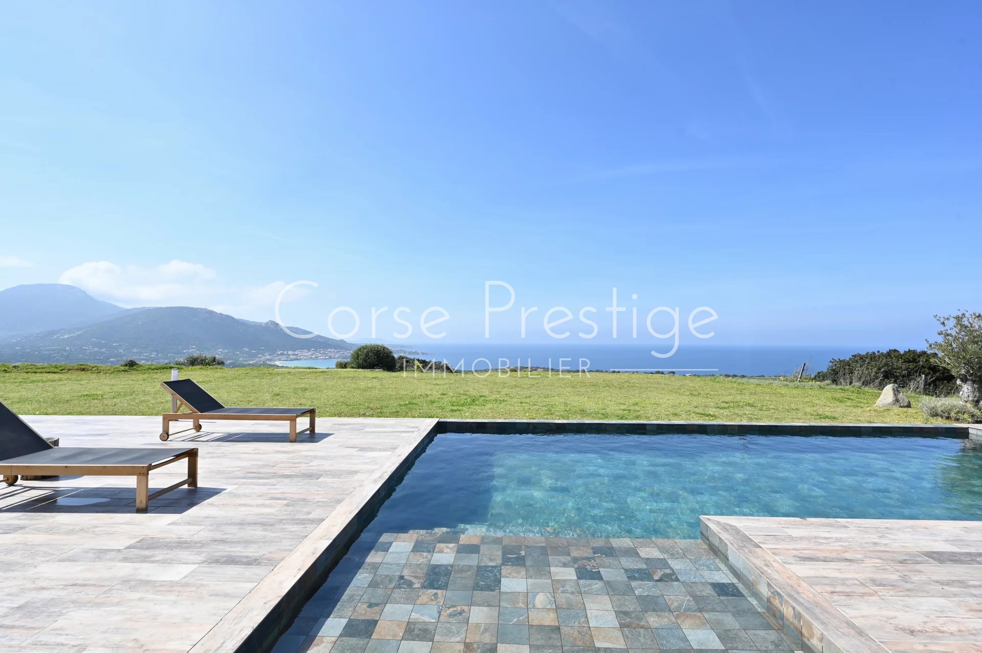 vente d-une villa contempraine  - vue mer panoramique - proche ile rousse image2