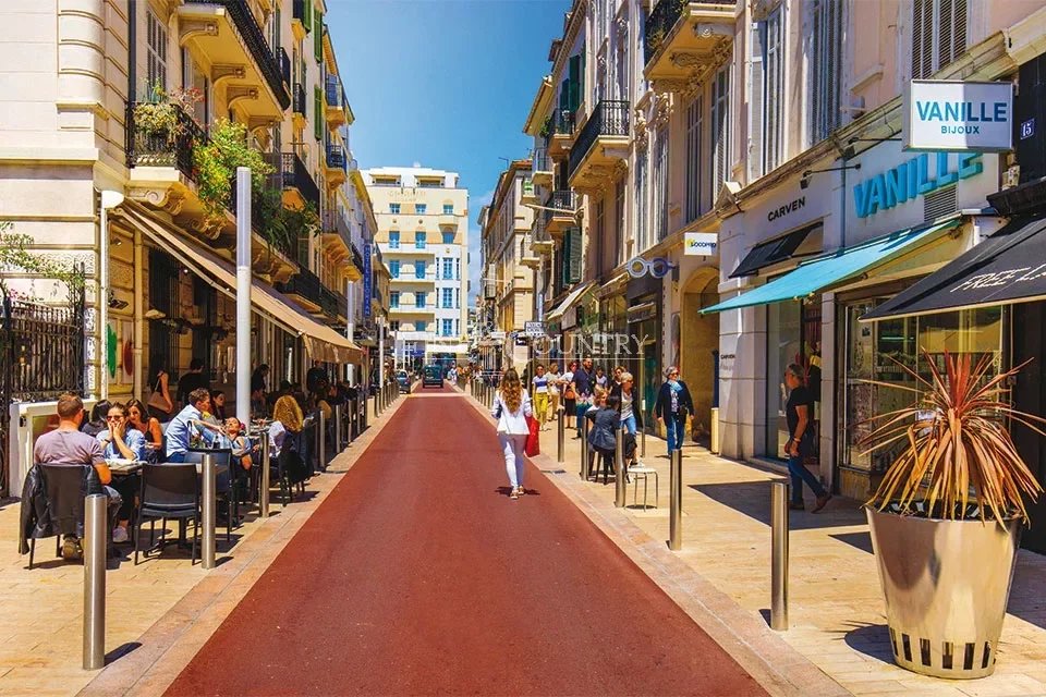 Vente Local Commercial 145m² à Cannes (06400) - Fine & Country