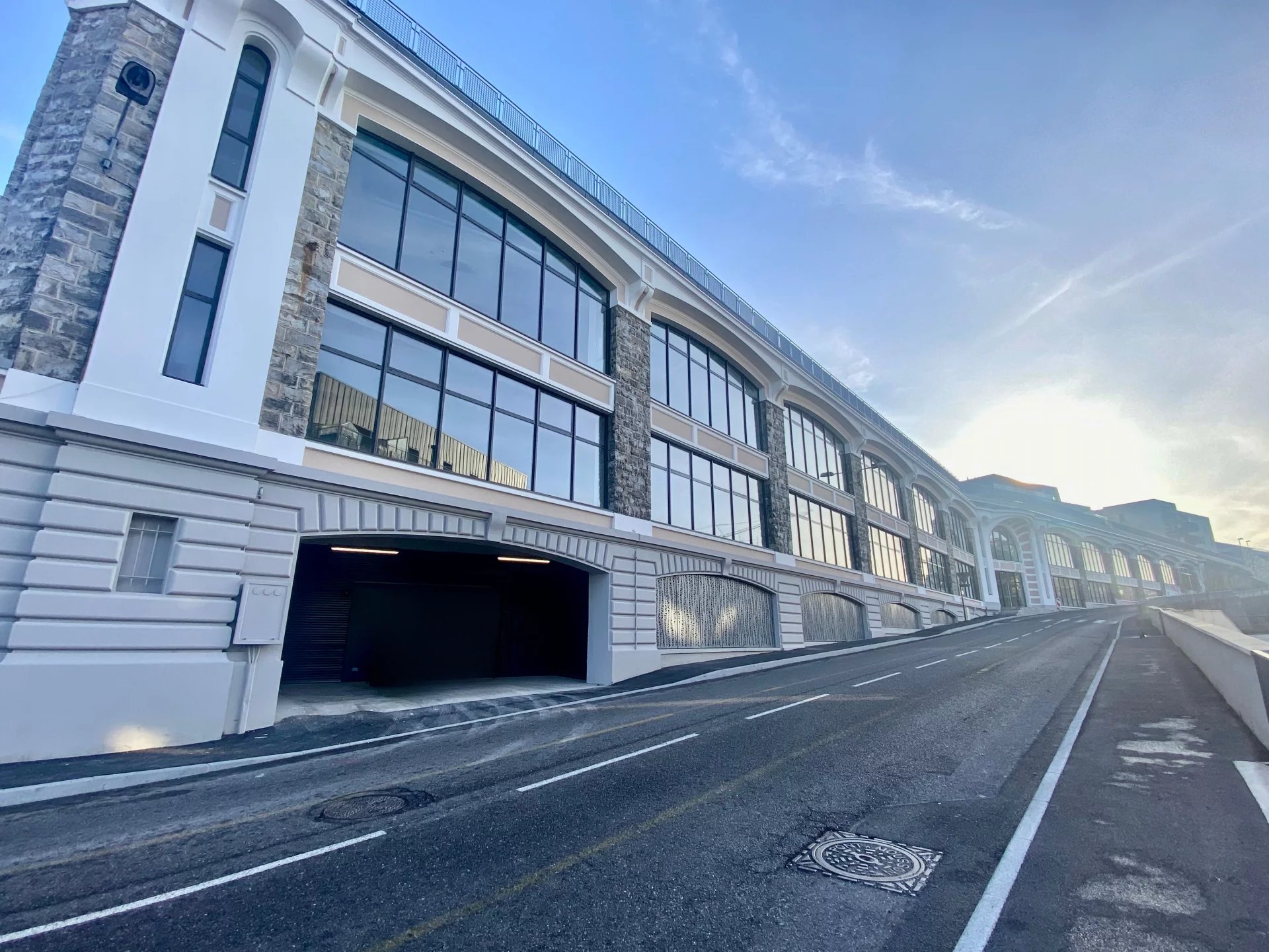 LOCAL COMMERCIAL 154 m² - EVIAN