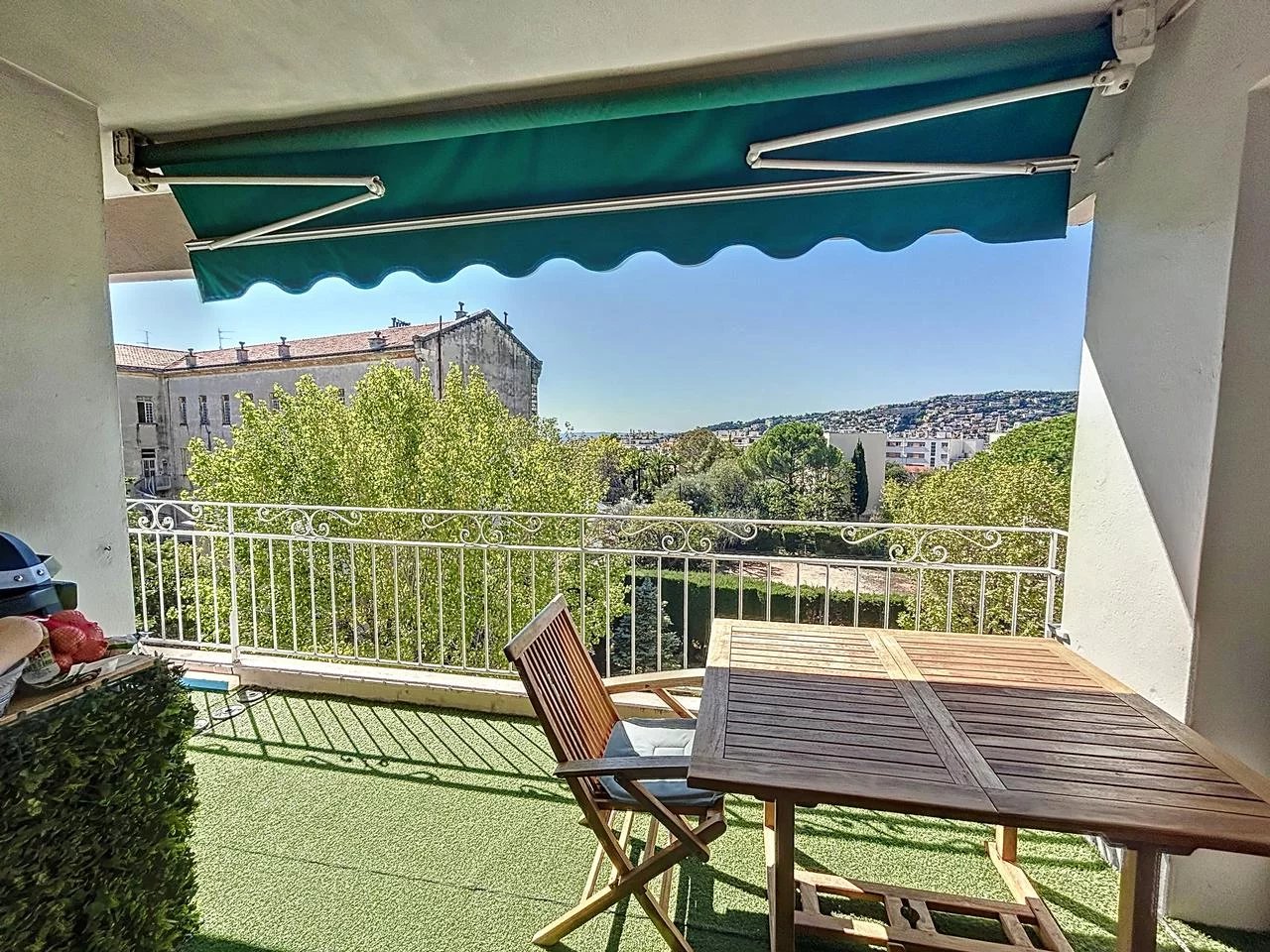 Appartement  4 Rooms 81.1m2  for sale   505 000 €